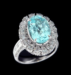 Glaring 18 Karat White Gold, Diamond and Paraiba Ring