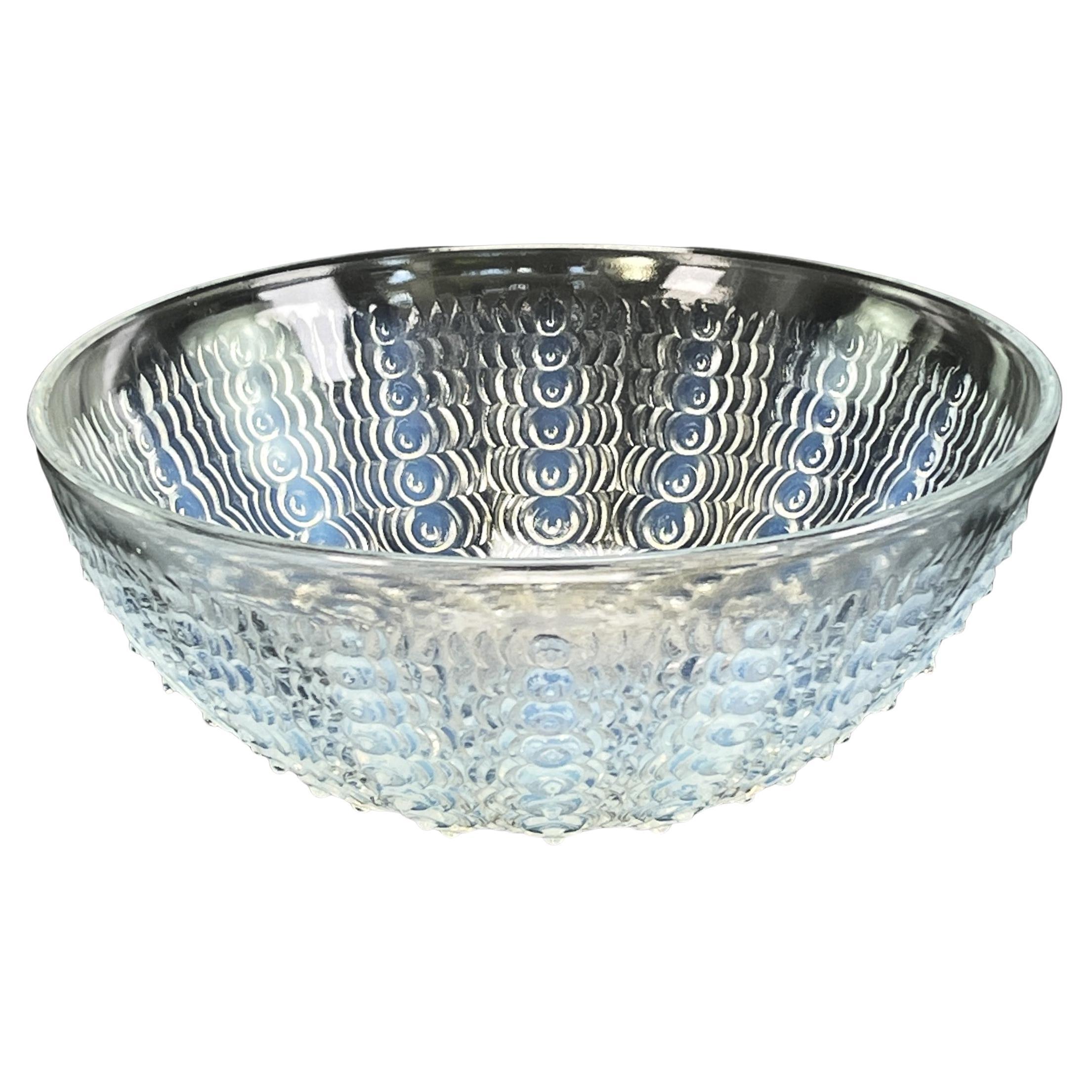 Glas Bowl by René Lalique, Oursins Bowl, 1930s For Sale