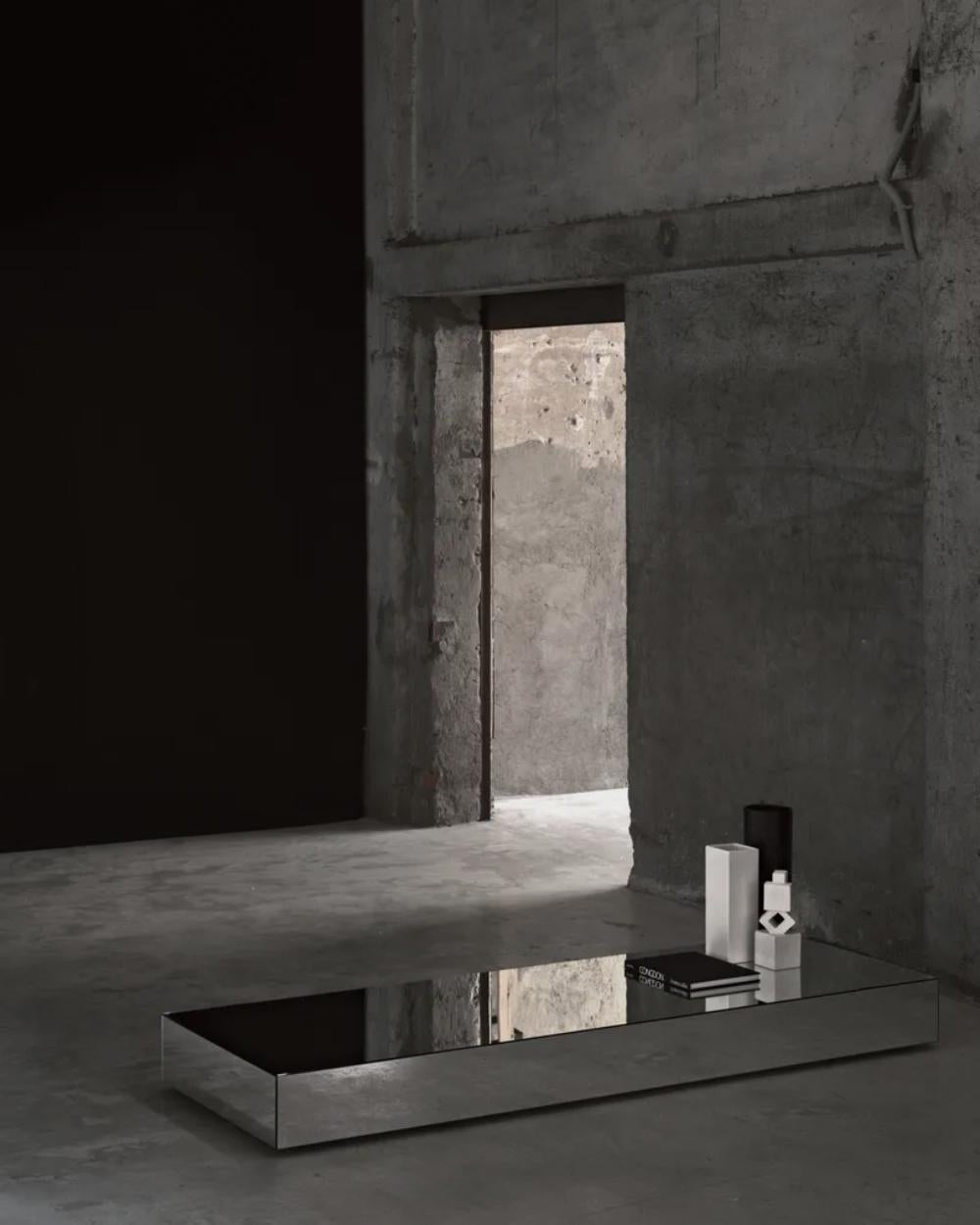 Glas Italia I MASSI Quadratischer niedriger tisch von Claudio Silvestrin (Moderne) im Angebot