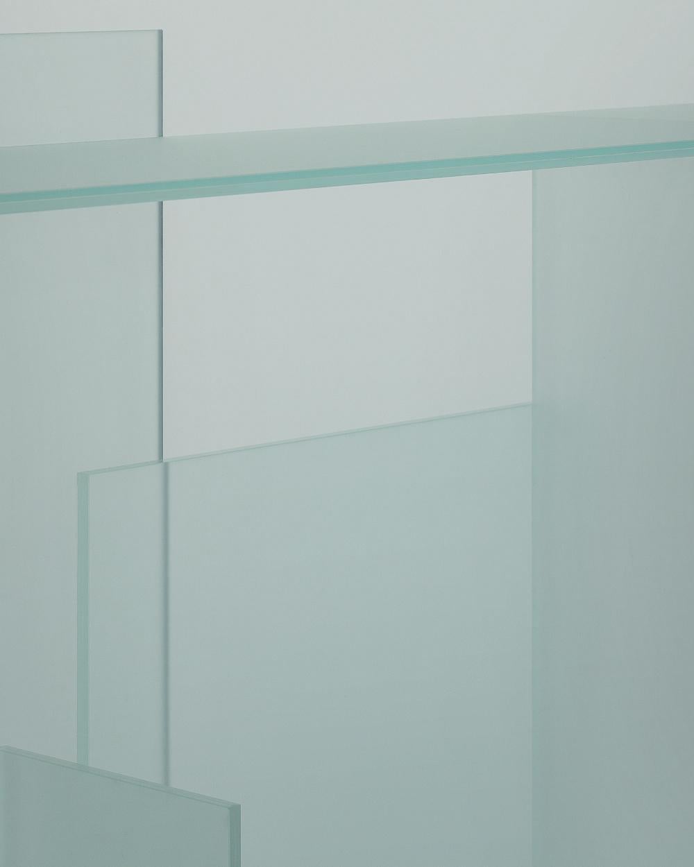 Glas Italia KAZIMIR Konsole von Michael Anastassiades im Zustand „Neu“ im Angebot in Brooklyn, NY