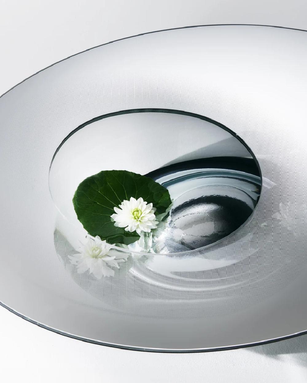 Niedriger Tisch „NACRE“ aus Glasglas von Glas Italia mit Loch von Yabu Pushelberg (Italienisch) im Angebot