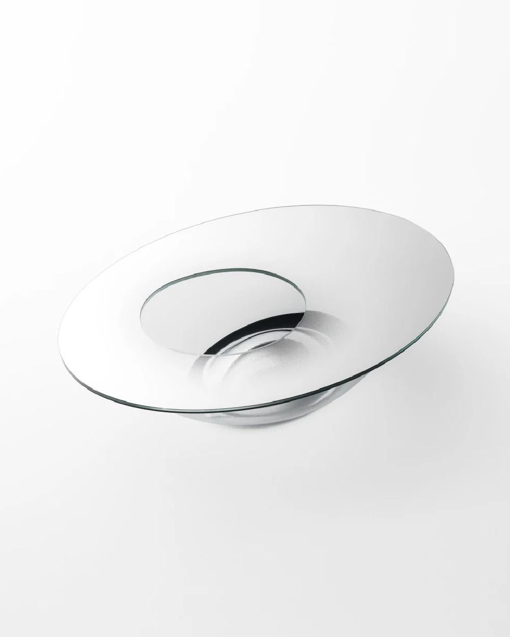 Niedriger Tisch „NACRE“ aus Glasglas von Glas Italia mit Loch von Yabu Pushelberg im Zustand „Neu“ im Angebot in Brooklyn, NY