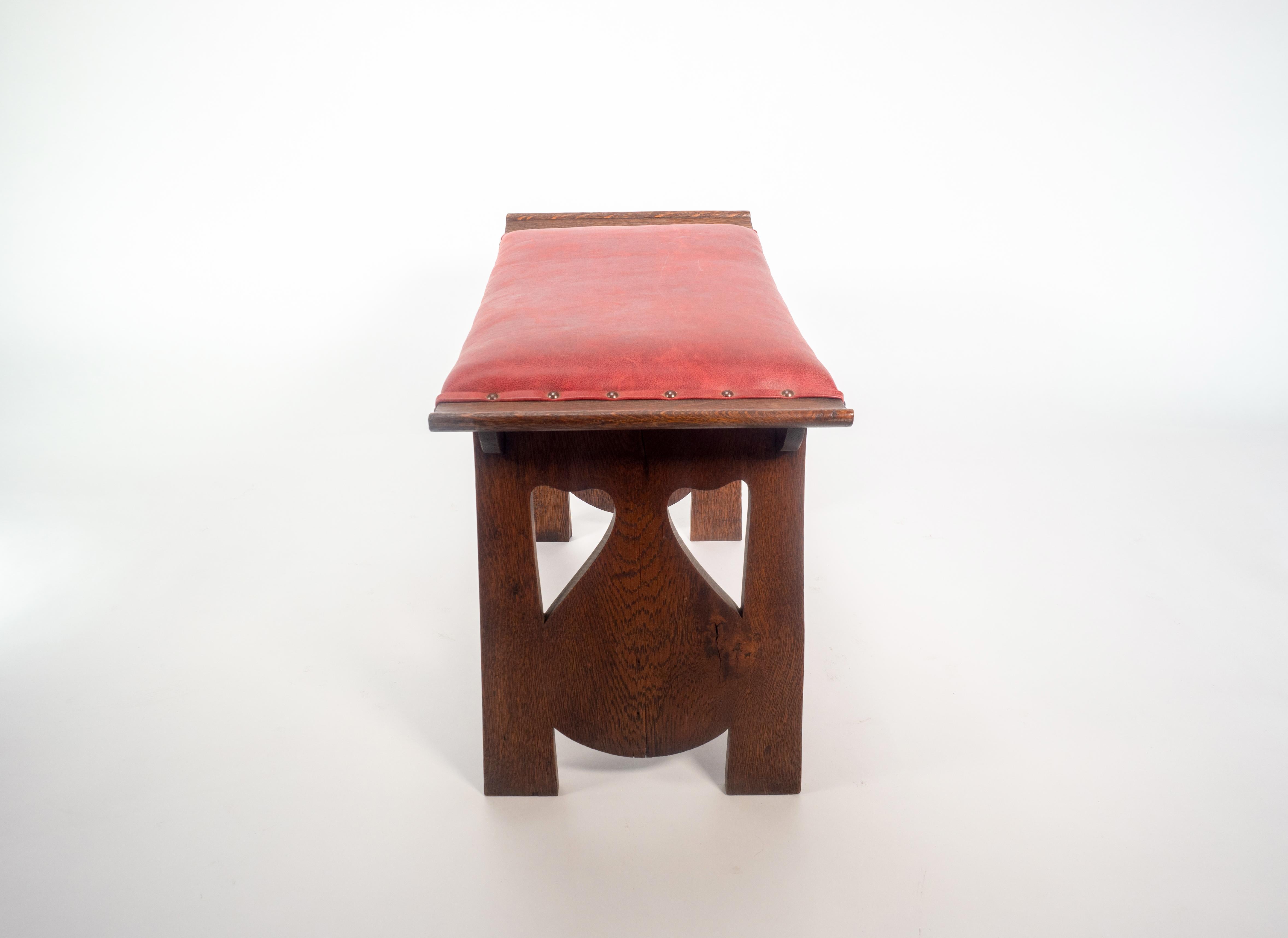 Early 20th Century Glasgow School. George Logan attr An Arts & Crafts oak stool with upturned sides For Sale