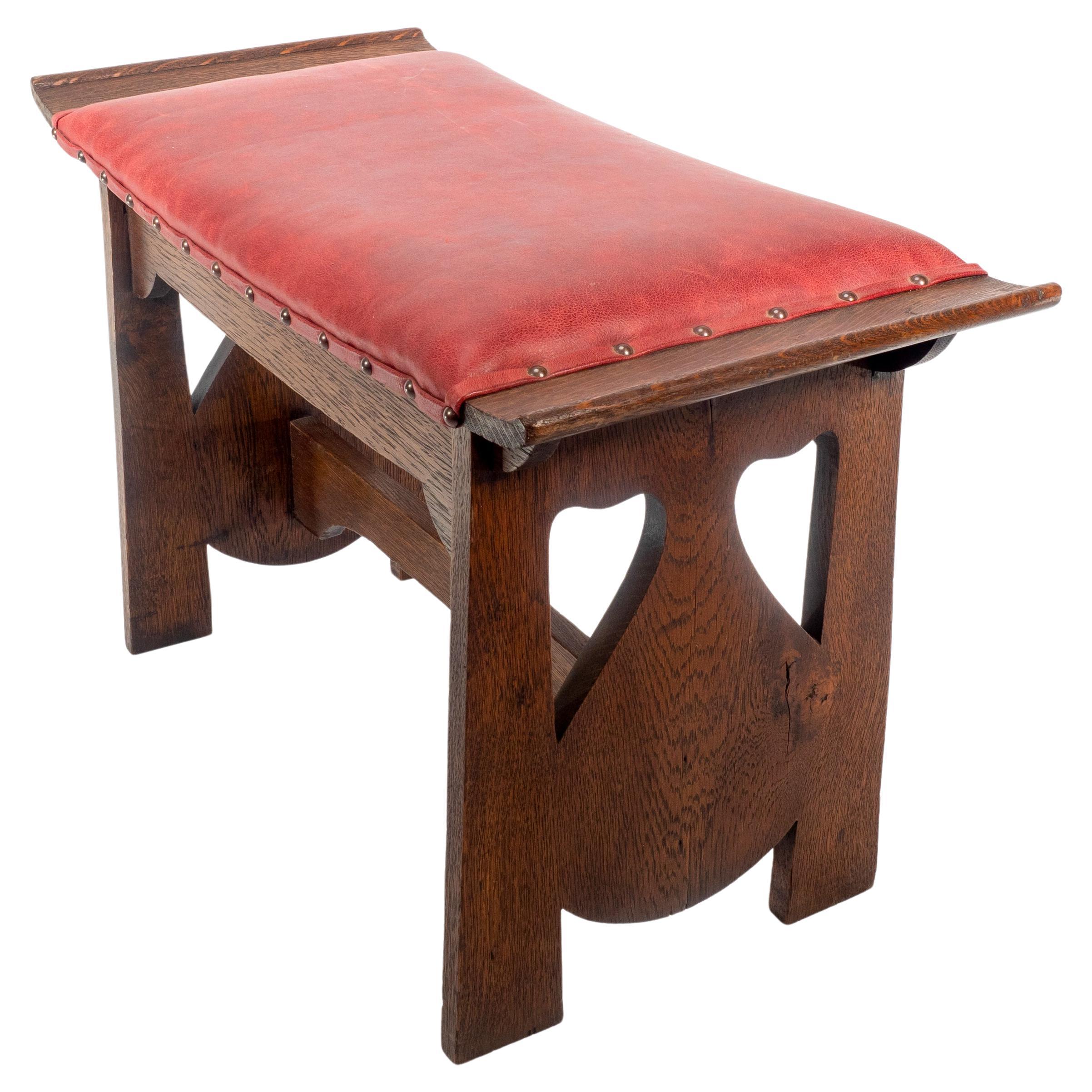 Glasgow School. George Logan attr An Arts & Crafts oak stool with upturned sides For Sale