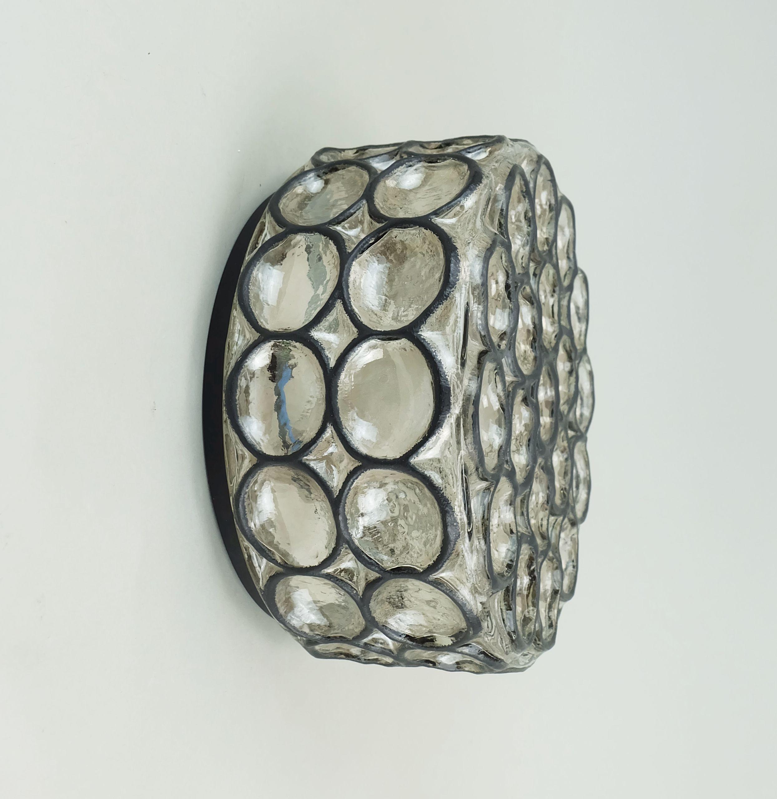 glashuette limburg SCONCE oder flush mount Glas mit Eisenring Dekor 1960er 70er Jahre im Angebot 3