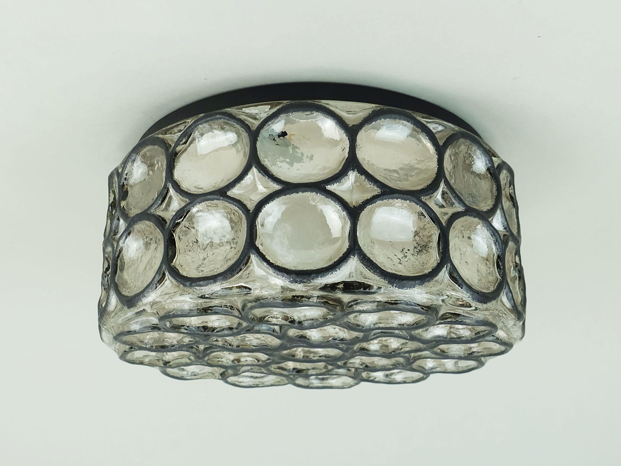 glashuette limburg SCONCE oder flush mount Glas mit Eisenring Dekor 1960er 70er Jahre im Angebot 4