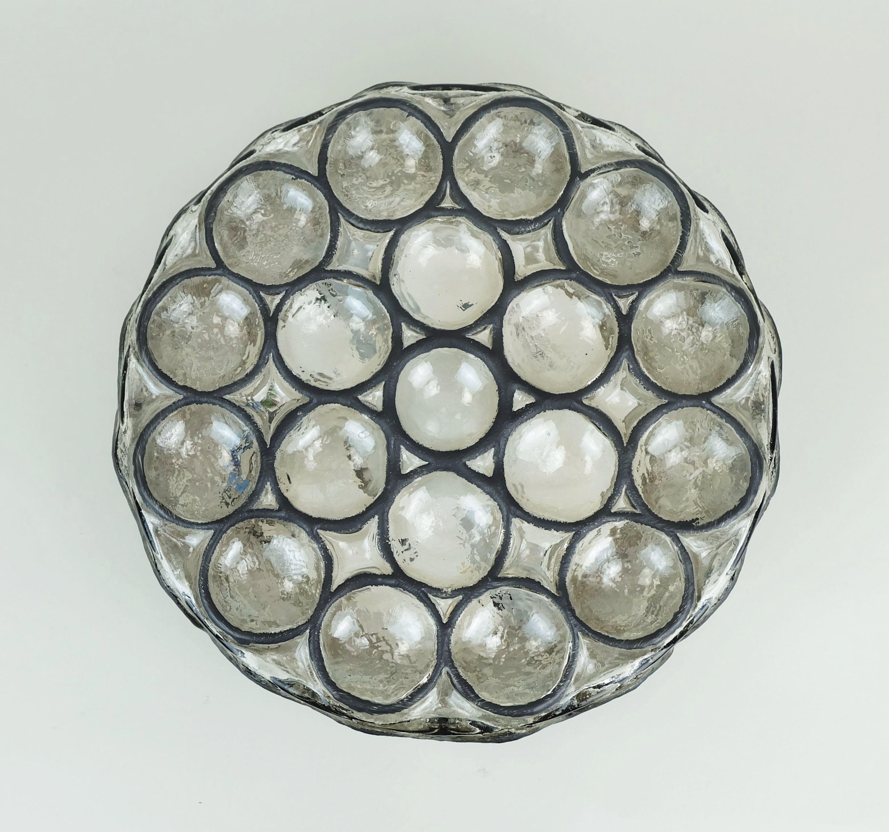 glashuette limburg SCONCE oder flush mount Glas mit Eisenring Dekor 1960er 70er Jahre (Moderne der Mitte des Jahrhunderts) im Angebot