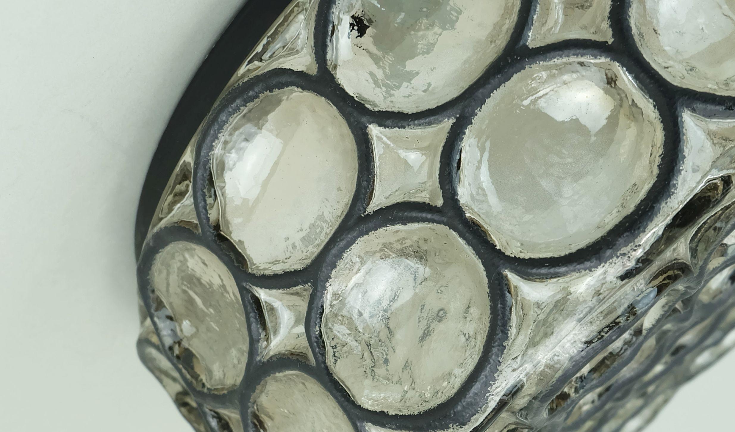 glashuette limburg SCONCE oder flush mount Glas mit Eisenring Dekor 1960er 70er Jahre (Deutsch) im Angebot