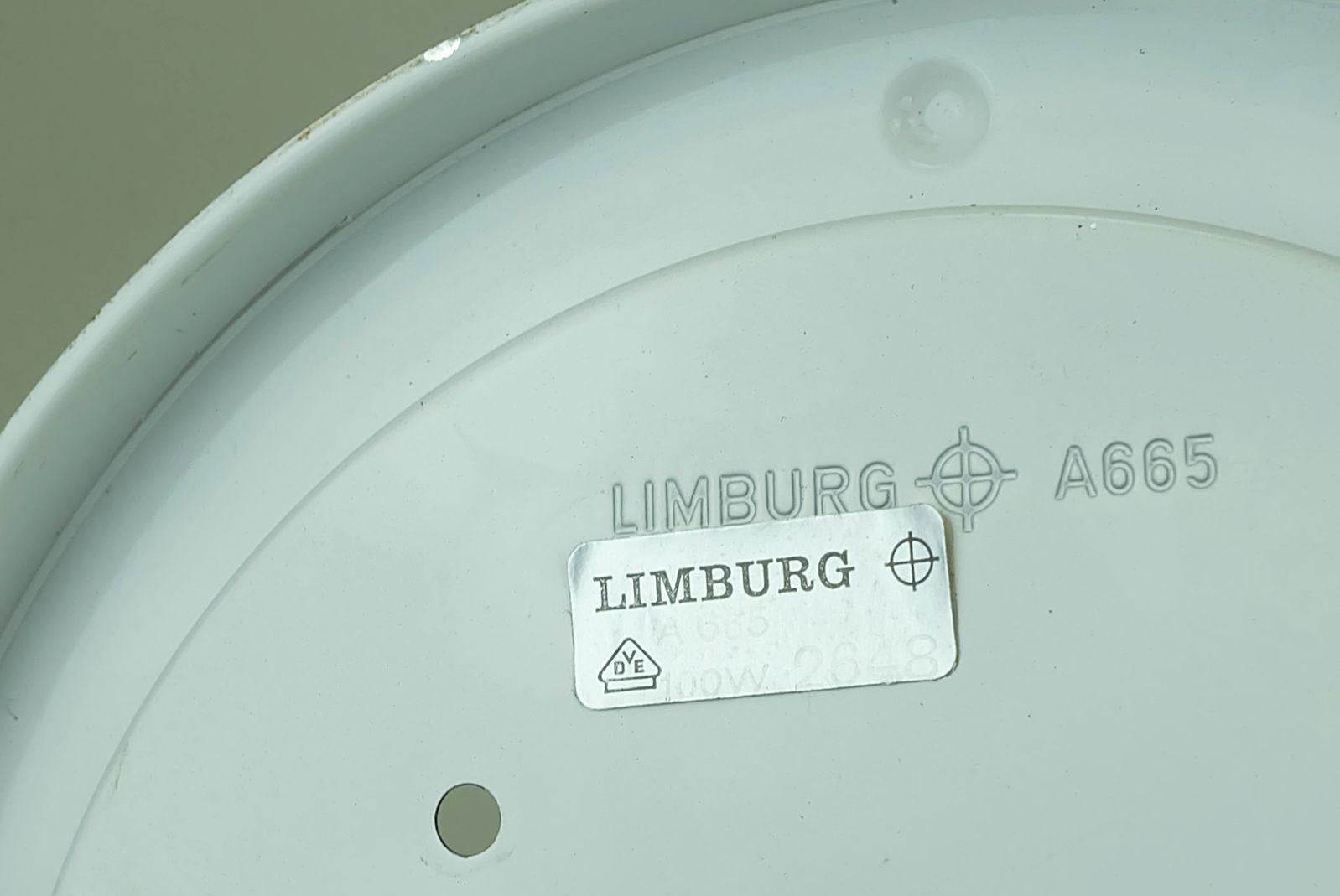 glashuette limburg SCONCE oder flush mount Glas mit Eisenring Dekor 1960er 70er Jahre im Angebot 1
