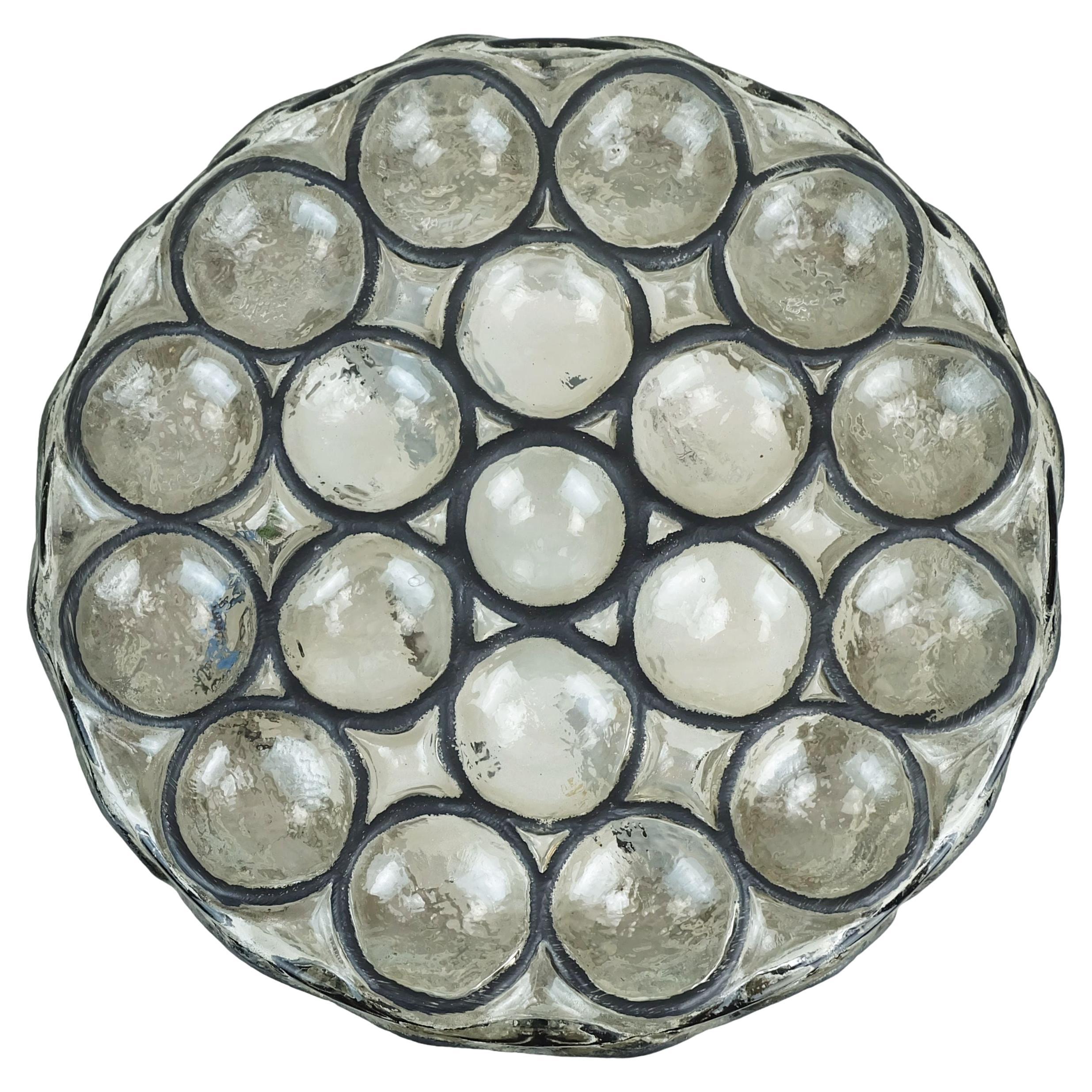 glashuette limburg SCONCE oder flush mount Glas mit Eisenring Dekor 1960er 70er Jahre im Angebot
