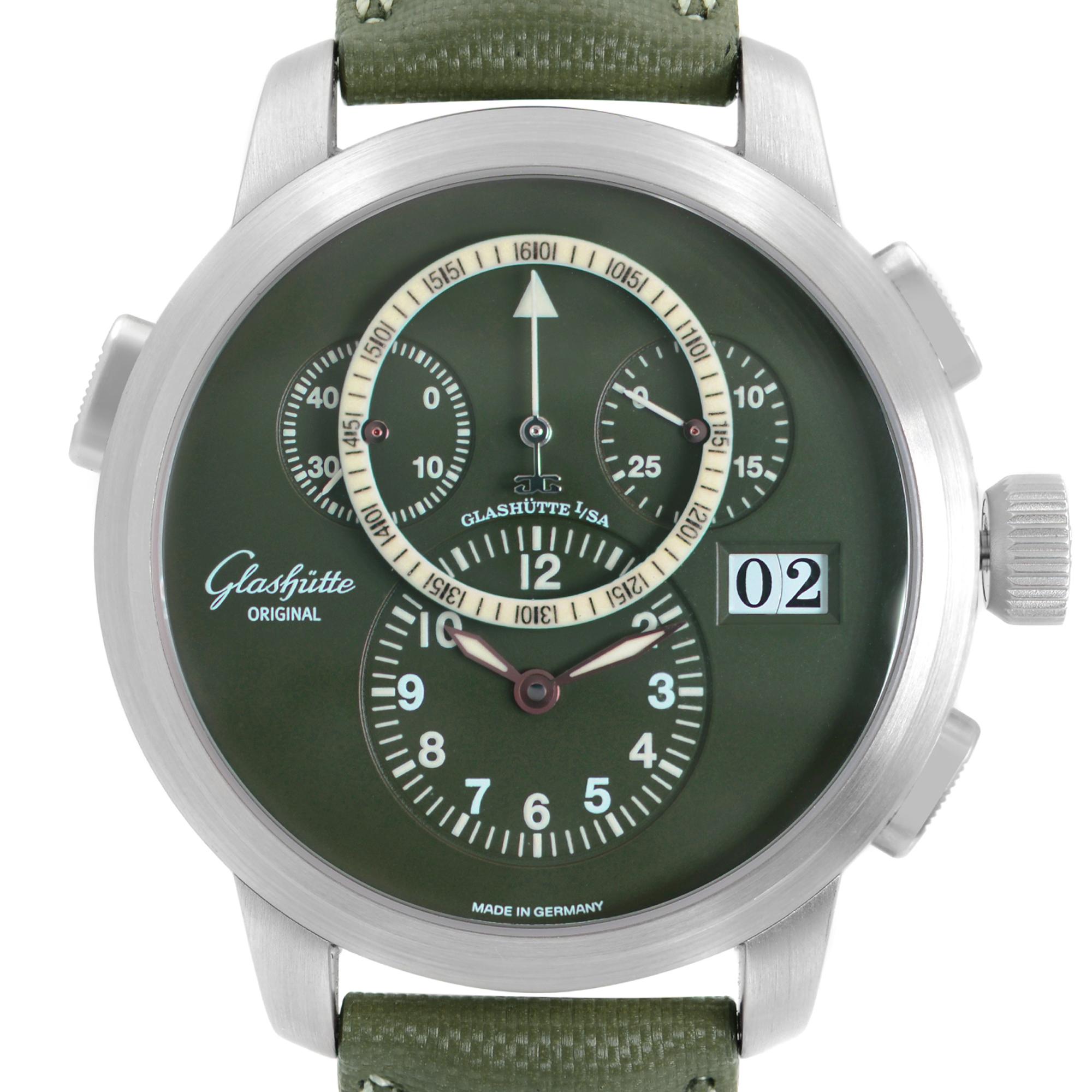 Display Model Limited Edition 46/50. Glashütte Original Pano Navigator Platinum Green Dial Men's Watch 1-95-01-07-14-04. This Beautiful Timepiece is Powered by Mechanical (Automatic) Movement And Features: Round Platinum Case with a Green Leather