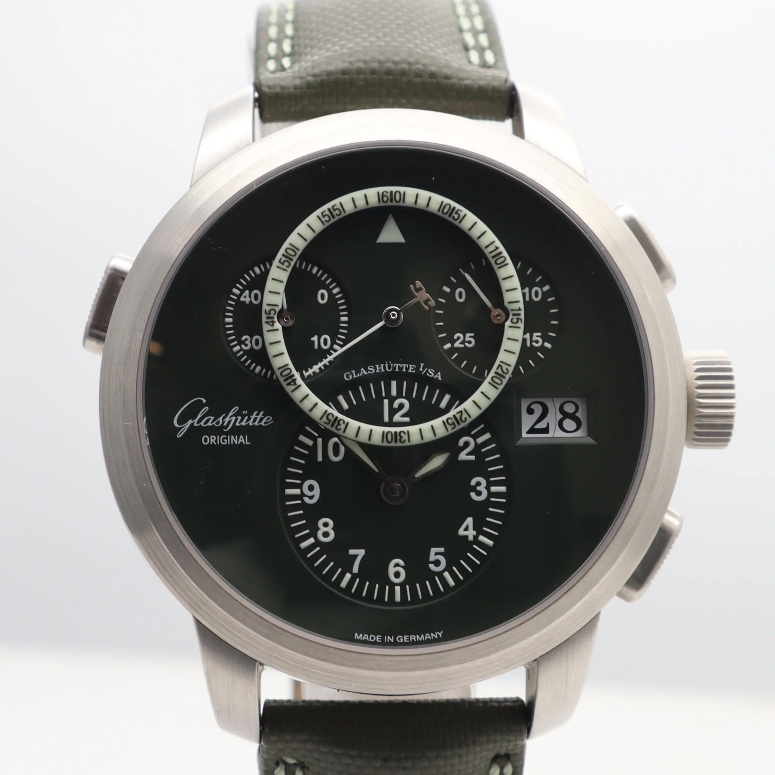 Glashütte Original Pano Navigator Platin Grünes Zifferblatt Herrenuhr 1-95-01-07-14-04 im Angebot 5