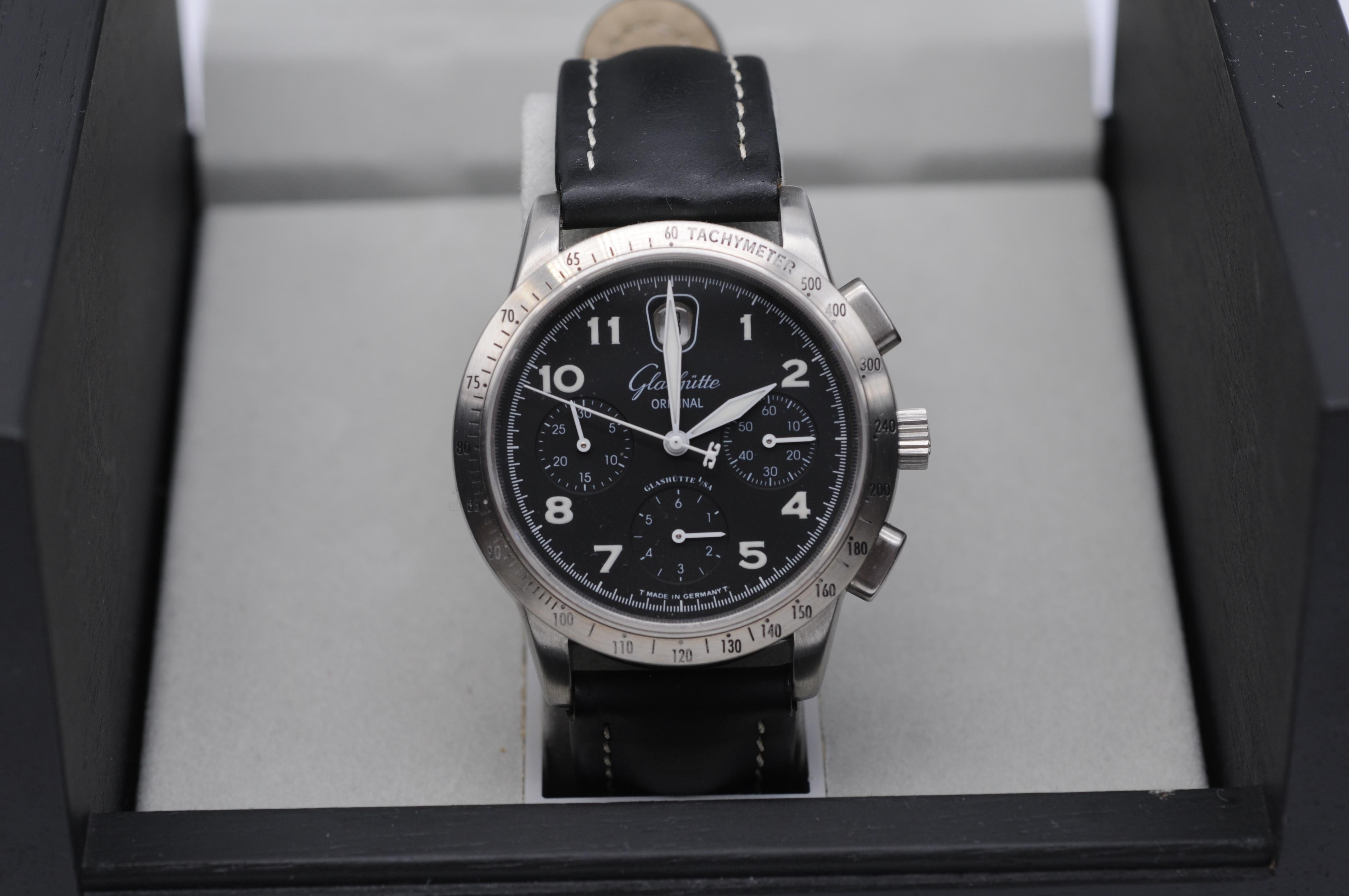 Glashütte Senator Navigator Chronograph GUB 39-32 - Steel, Box & Papers In Good Condition For Sale In Berlin, BE