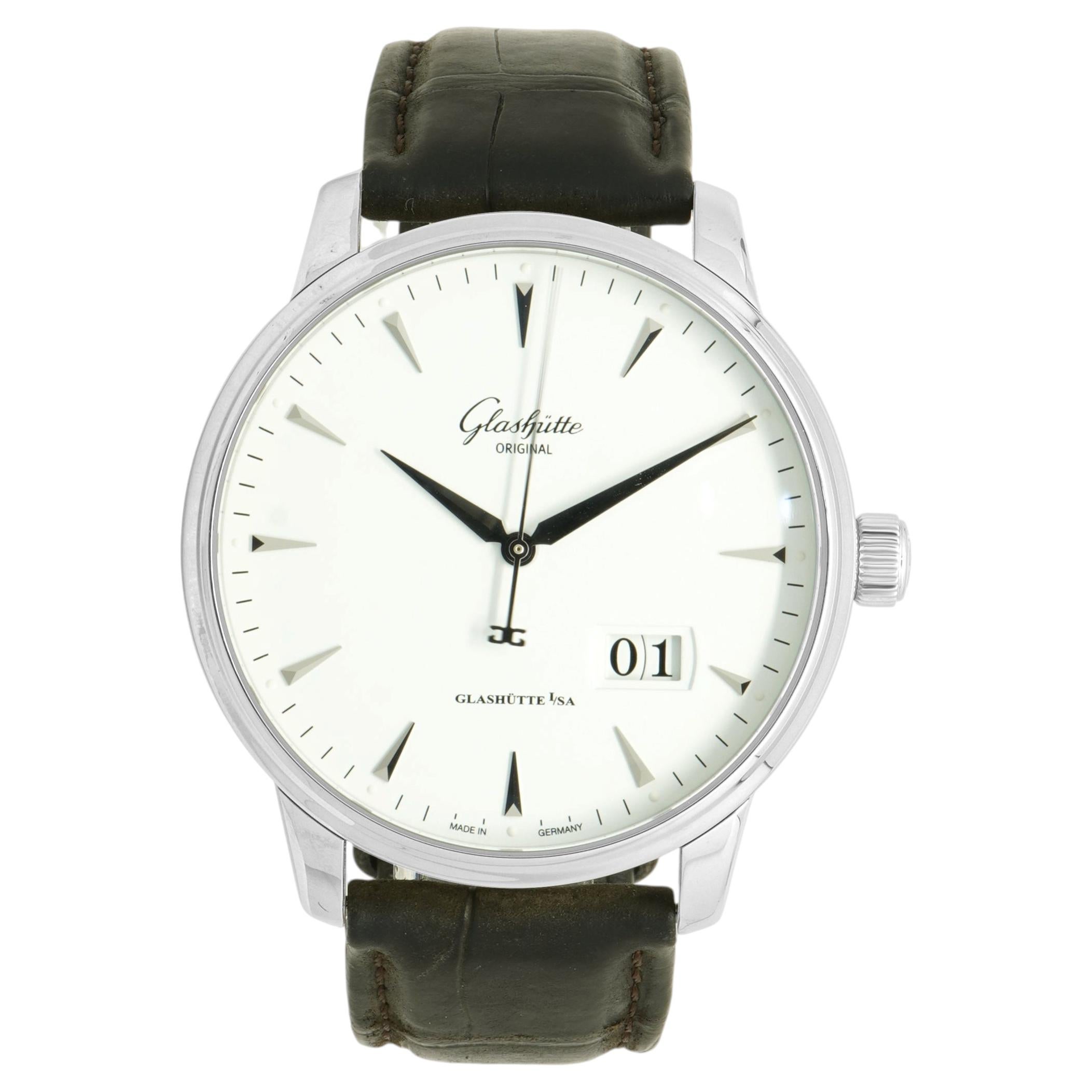 How many watches does Glashütte Original make a year?