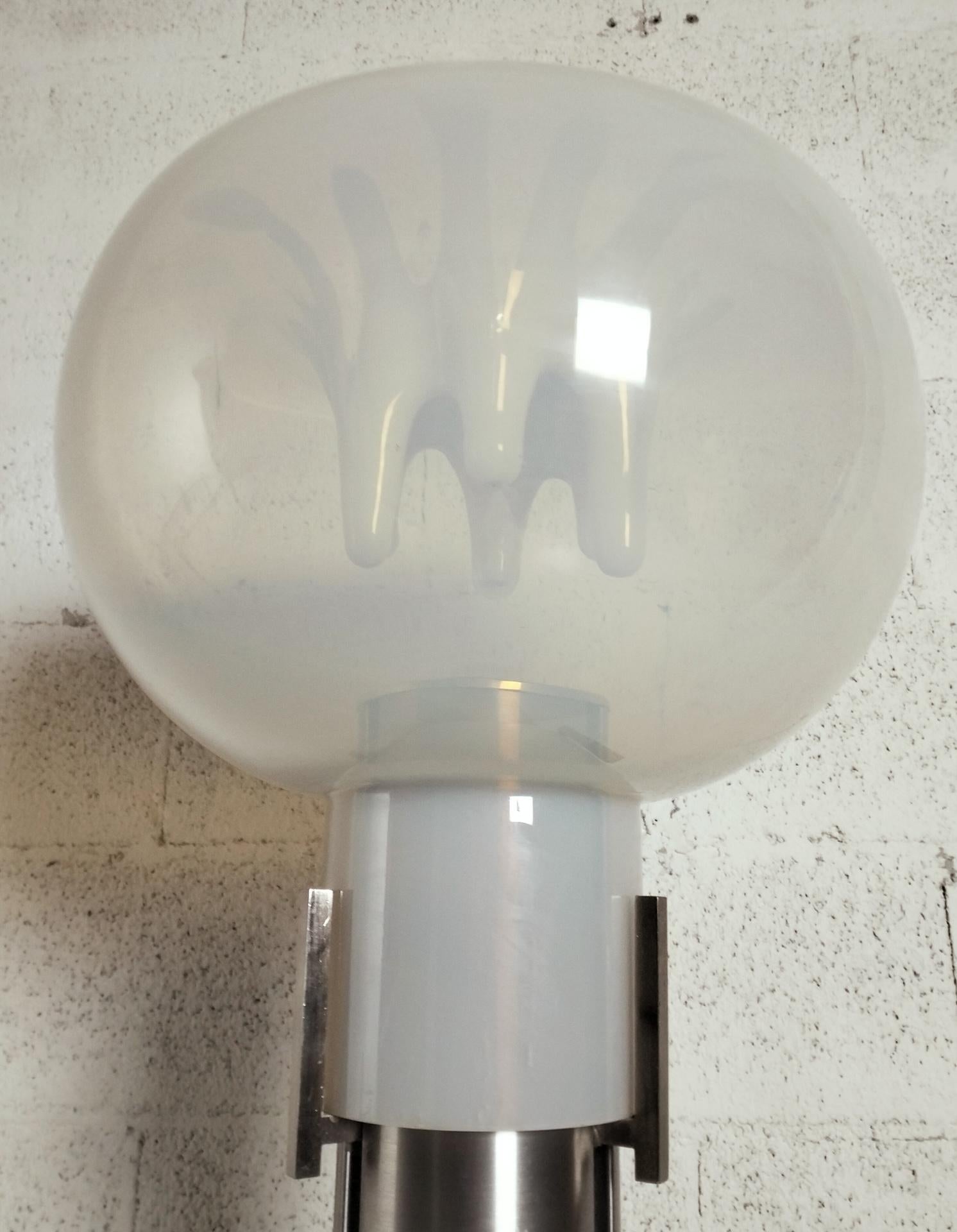 Lampada da terra in vetro e alluminio di Toni Zuccheri per Mazzega , anni '70 In condizioni buone in vendita a Padova, IT