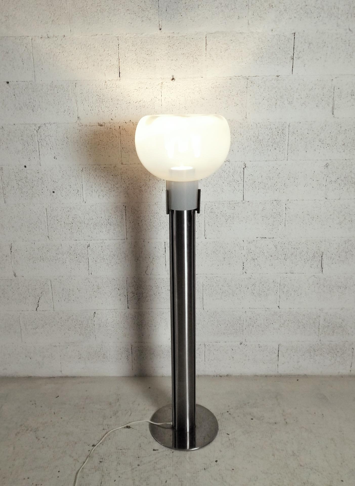 Lampada da terra in vetro e alluminio di Toni Zuccheri per Mazzega , anni '70 in vendita 2