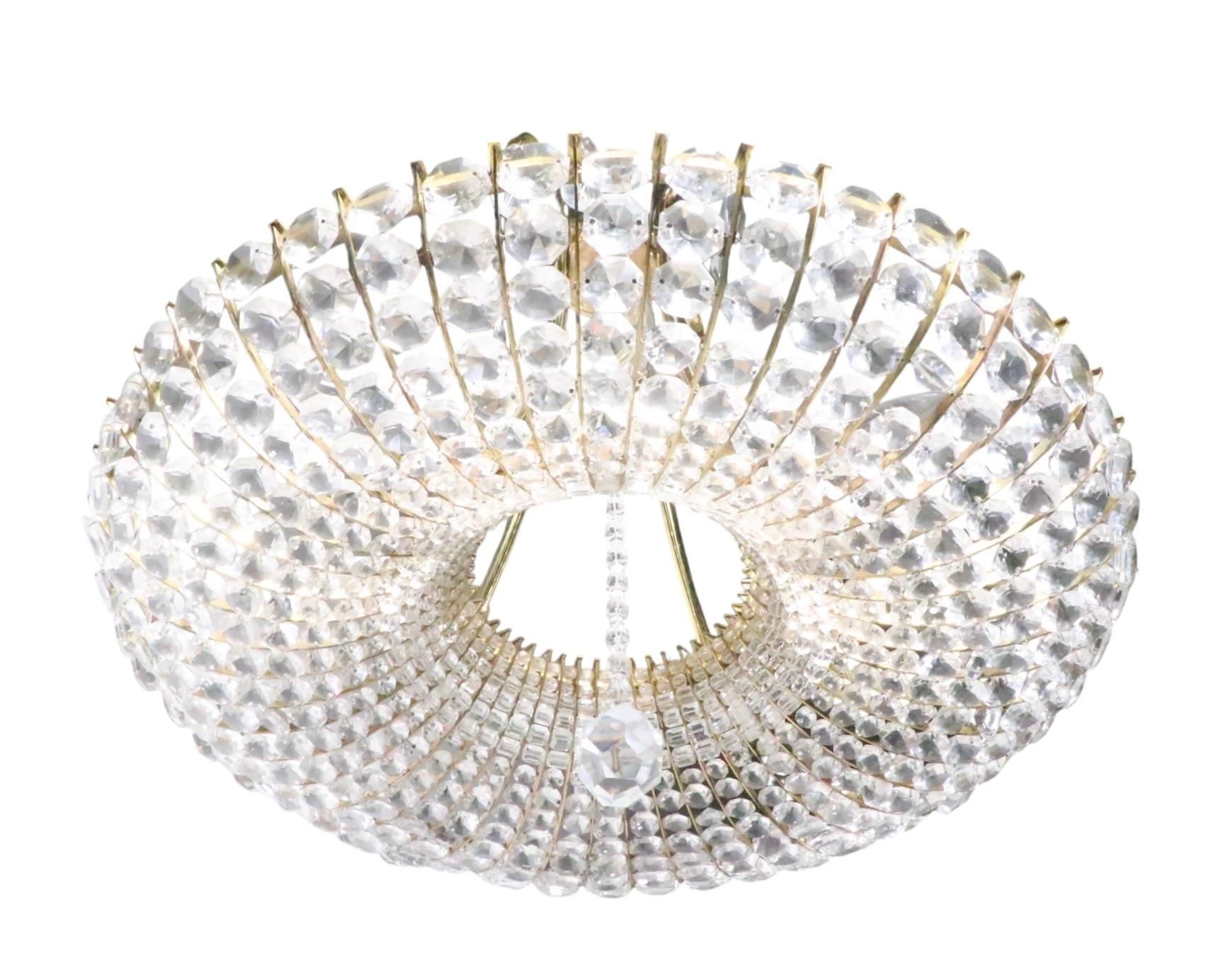 20ième siècle Lustre en verre et laiton attribué à A.I.L.C. c. 1960's en vente