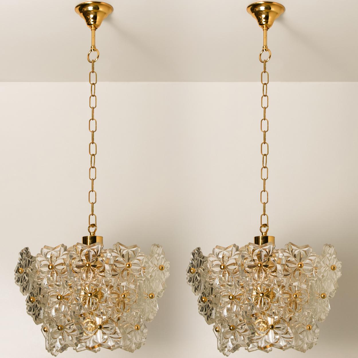 1 of the 2 Glass and Brass Floral Three Tiers Light Fixtures, 1970s For Sale 8
