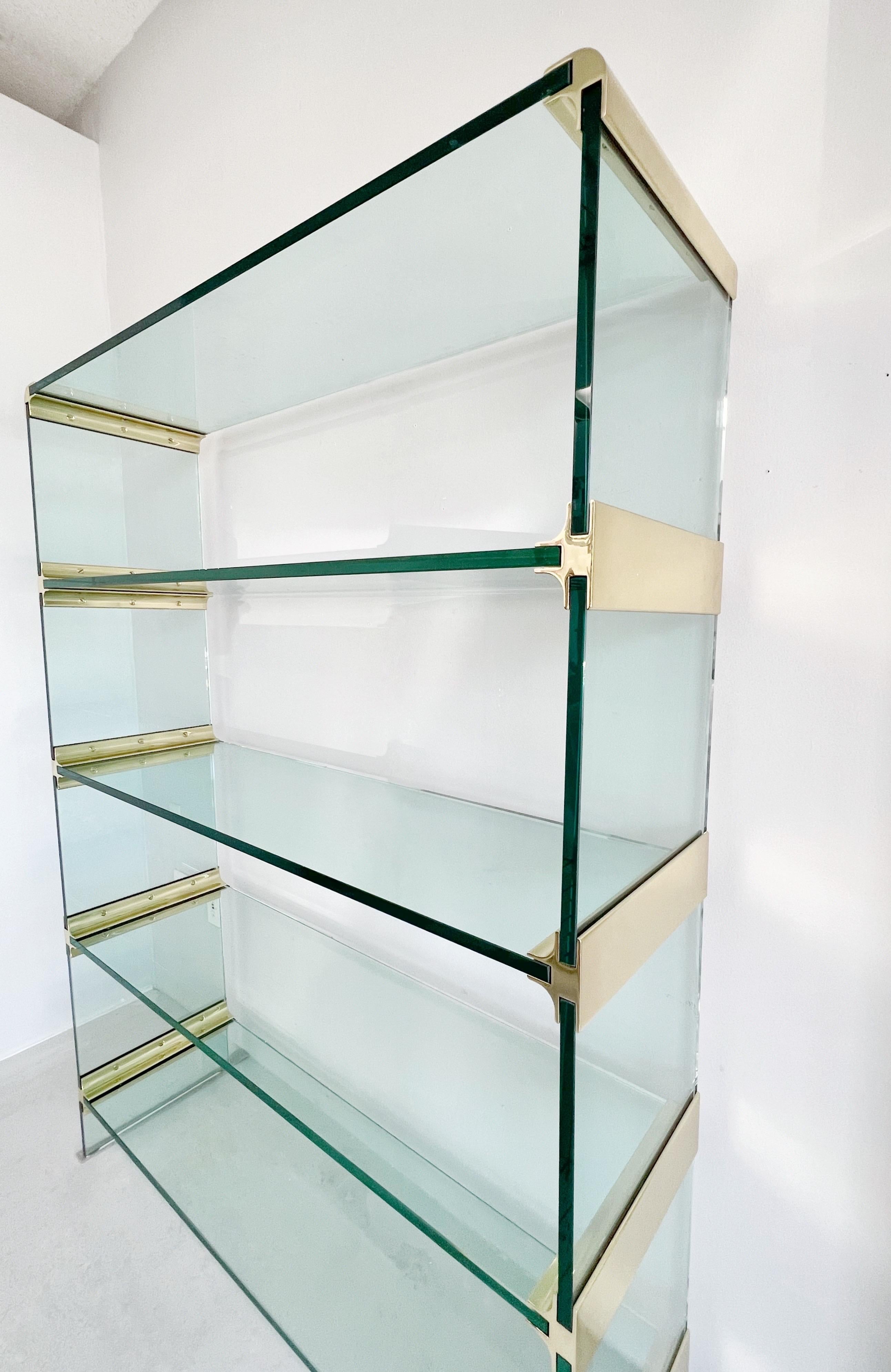 Glass and Brass Modern Bookcase Etagere, 1970s In Good Condition In Miami, FL