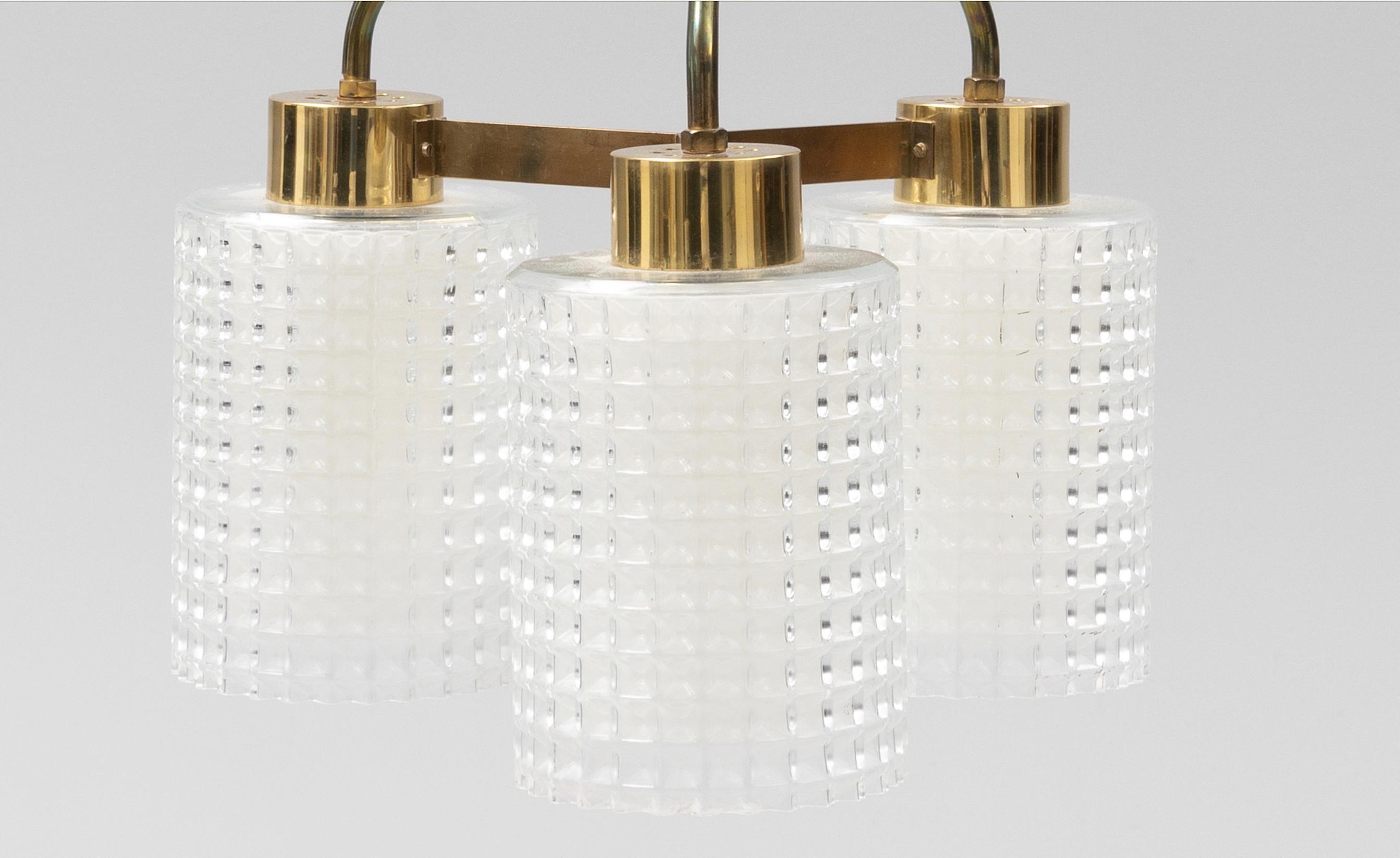 Glass and Brass Pendant 3 Lights by Orrefors Sweden, 1960 In Good Condition For Sale In Paris, FR