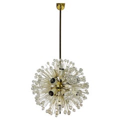 Lampadario Sputnik in vetro e ottone di Emil Stejnar per Rupert Nikoll, anni '60
