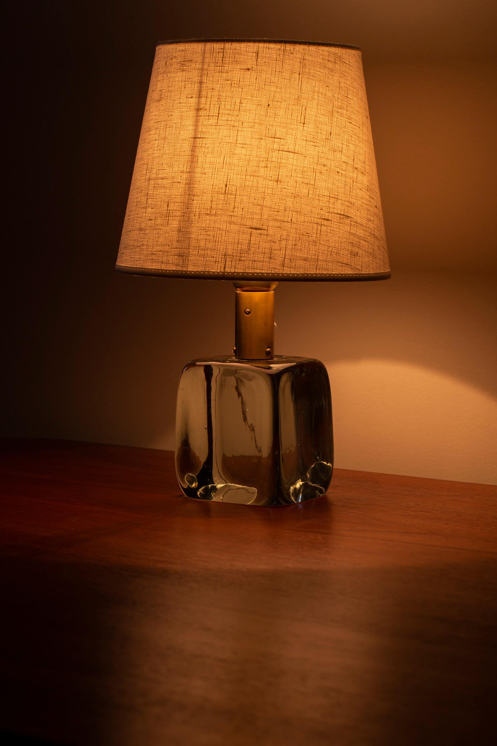 Laiton Lampe de table 1819 par Josef Frank, Svenskt Tenn, Suède, années 1930 en vente
