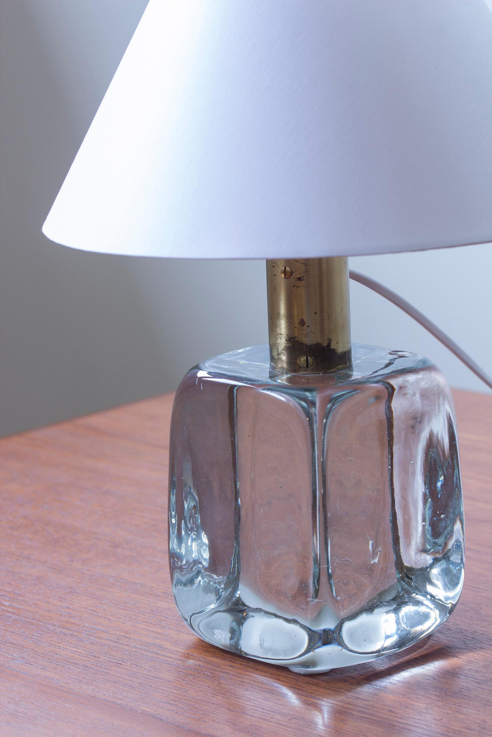 Scandinavian Modern Glass and brass table Lamp 1819 by Josef Frank, Svenskt Tenn, Sweden For Sale