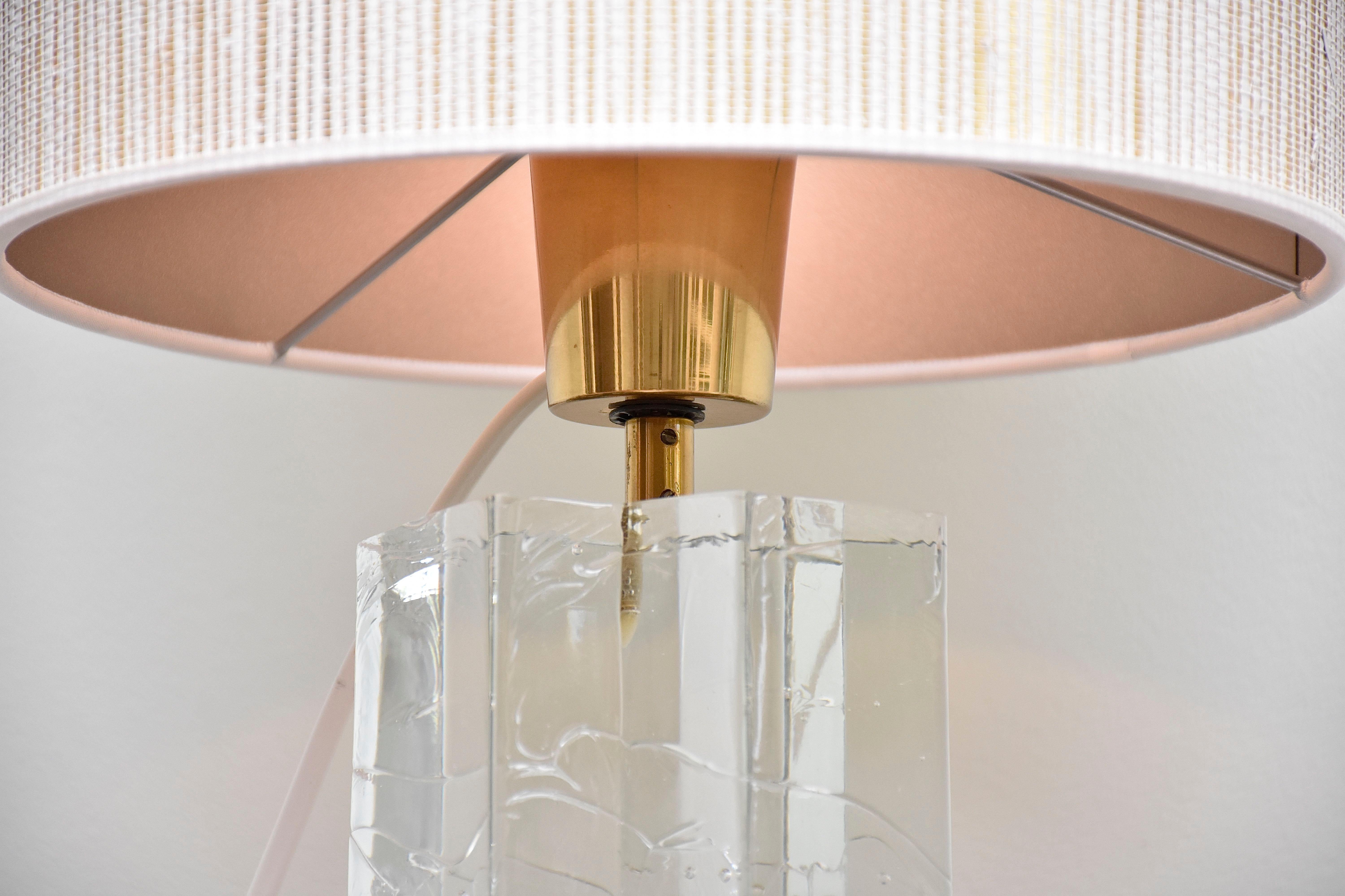 Tischlampe „Arkipelago“ aus Glas und Messing von Timo Sarpaneva (Moderne der Mitte des Jahrhunderts) im Angebot
