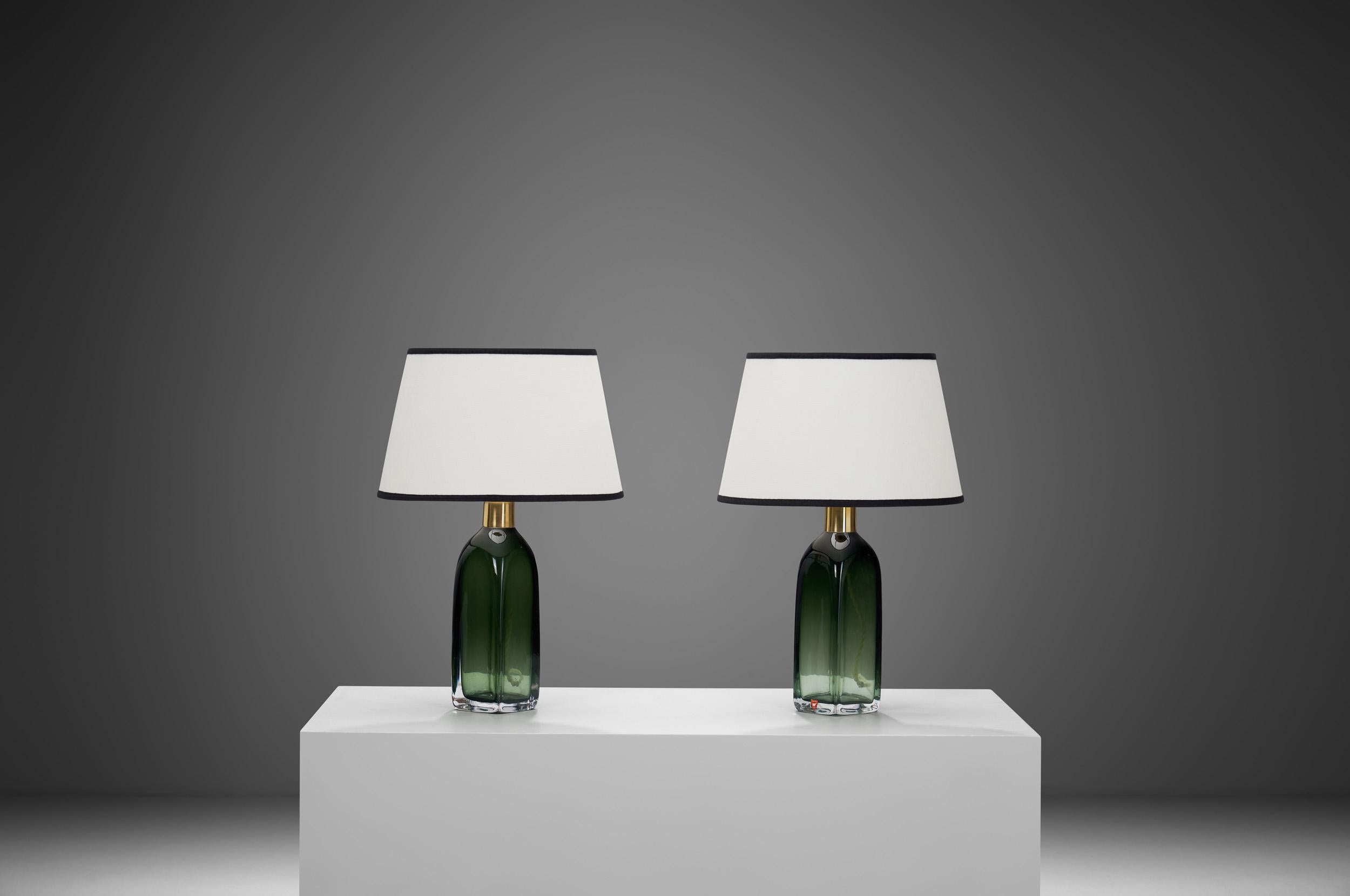 Mid-Century Modern Lampes de table en verre et laiton de Carl Fagerlund pour Orrefors, Suède 20e siècle en vente