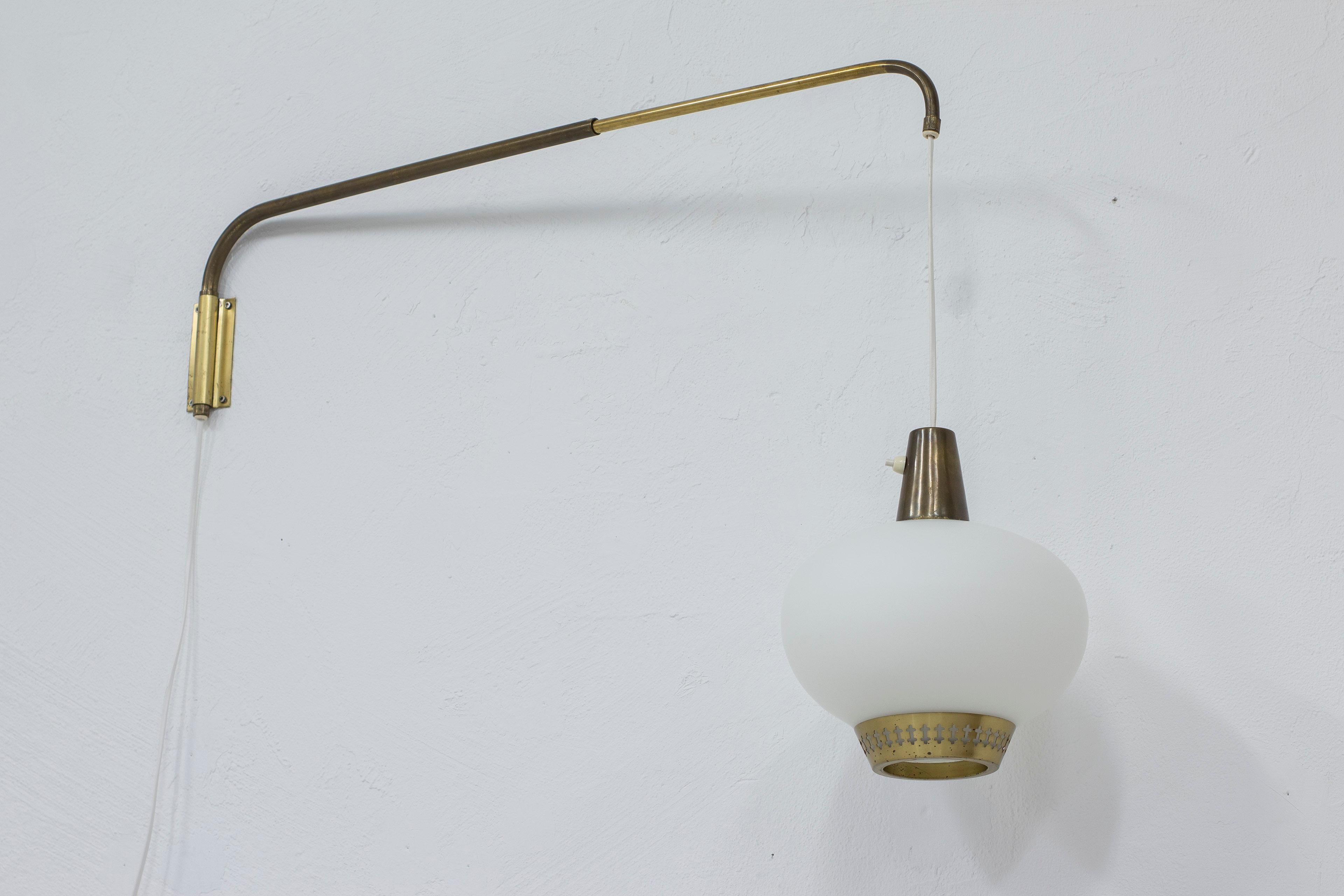 Scandinavian Modern Glass and brass wall lamp by Hans Bergström for ASEA belysning, Swedish modern For Sale
