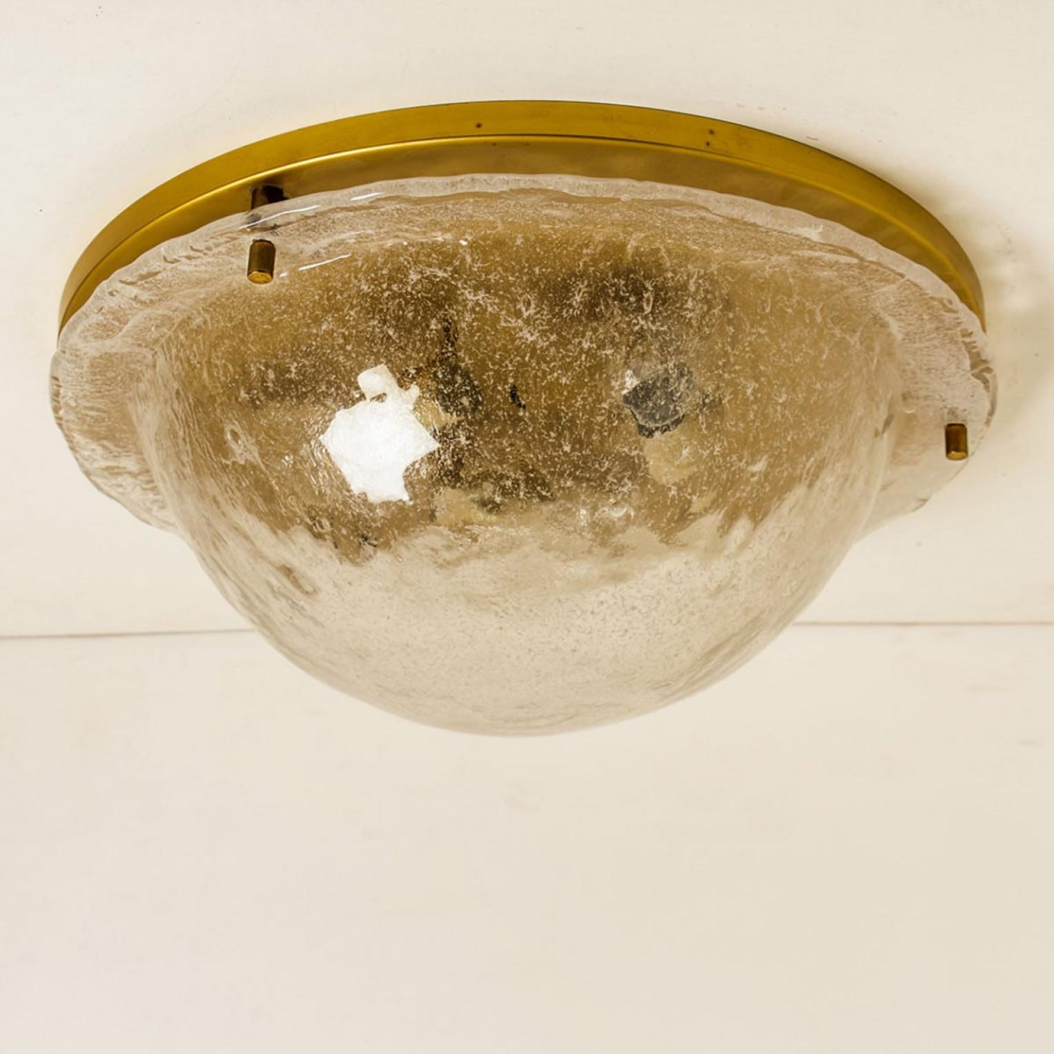 Grandes empotrables o apliques de pared originales de cristal de Cosack Lights, Alemania, años 70
Aplique de pared o empotrable con cuatro elementos luminosos de cristal. Esta luz fue diseñada y producida por Cosack Lights, uno de los principales