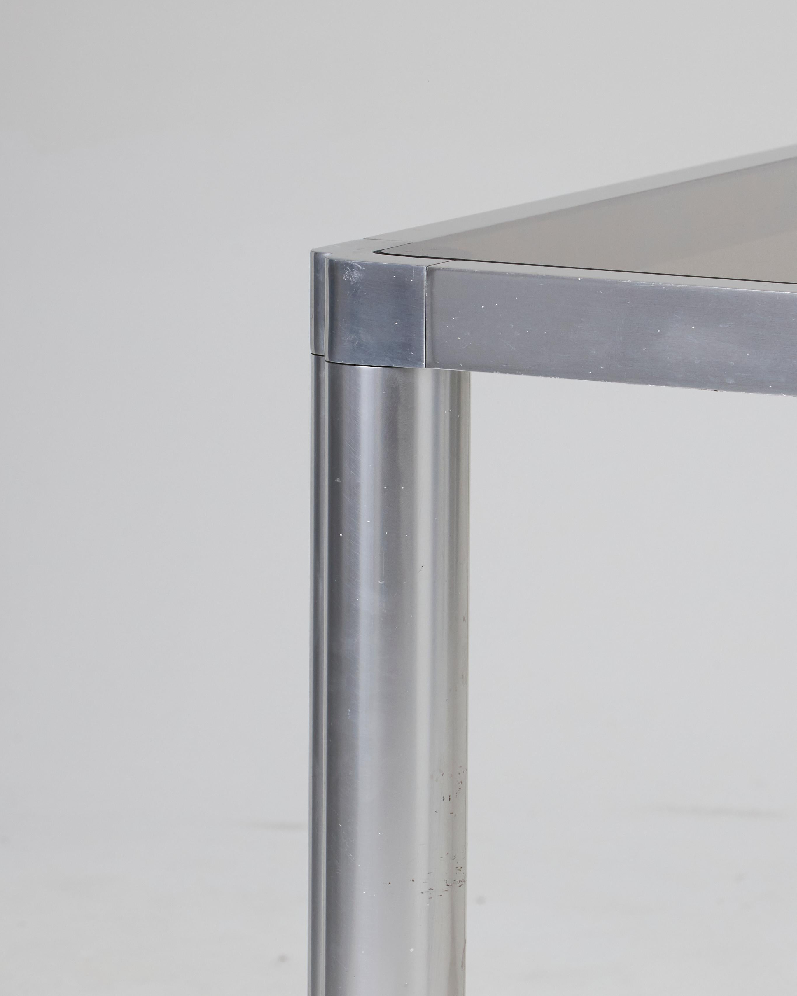 20ième siècle Table de salle à manger en verre et chrome, années 1970 en vente