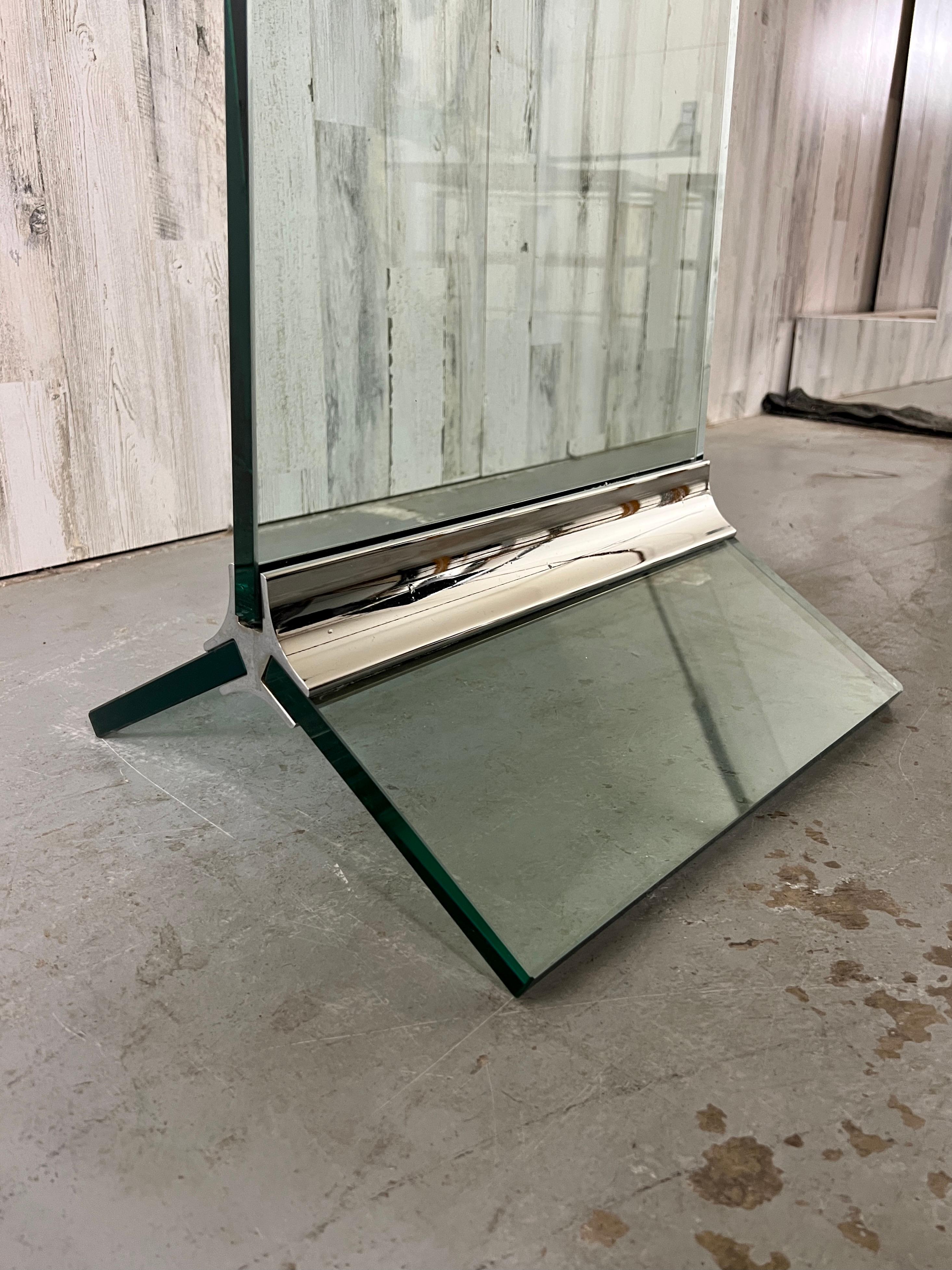 Lange Gehäuseuhr aus Glas und Chrom, Pace Furniture zugeschrieben (Nordamerikanisch) im Angebot