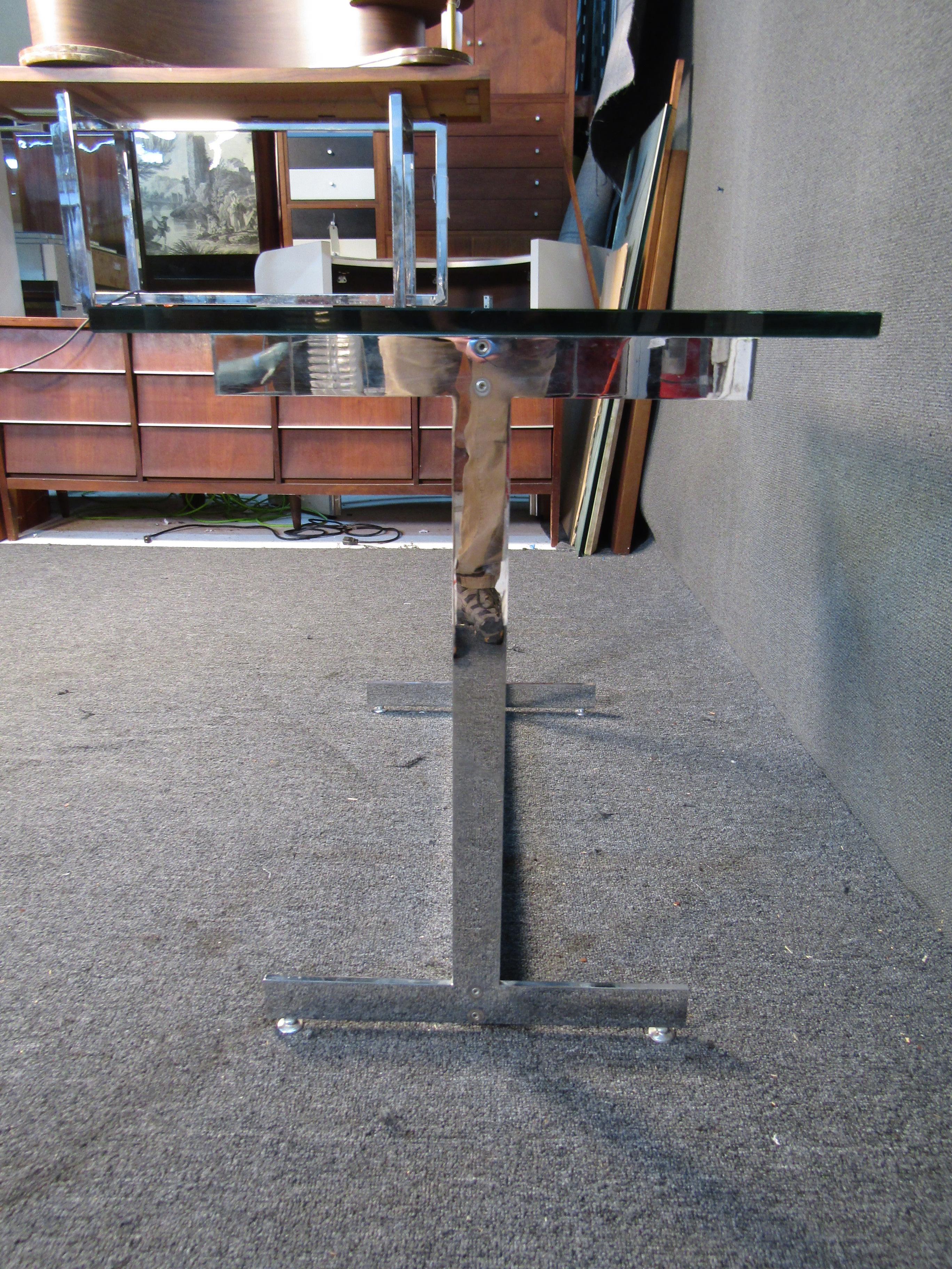 Glass and Chrome Side Table in the Style of Milo Baughman For Sale 6
