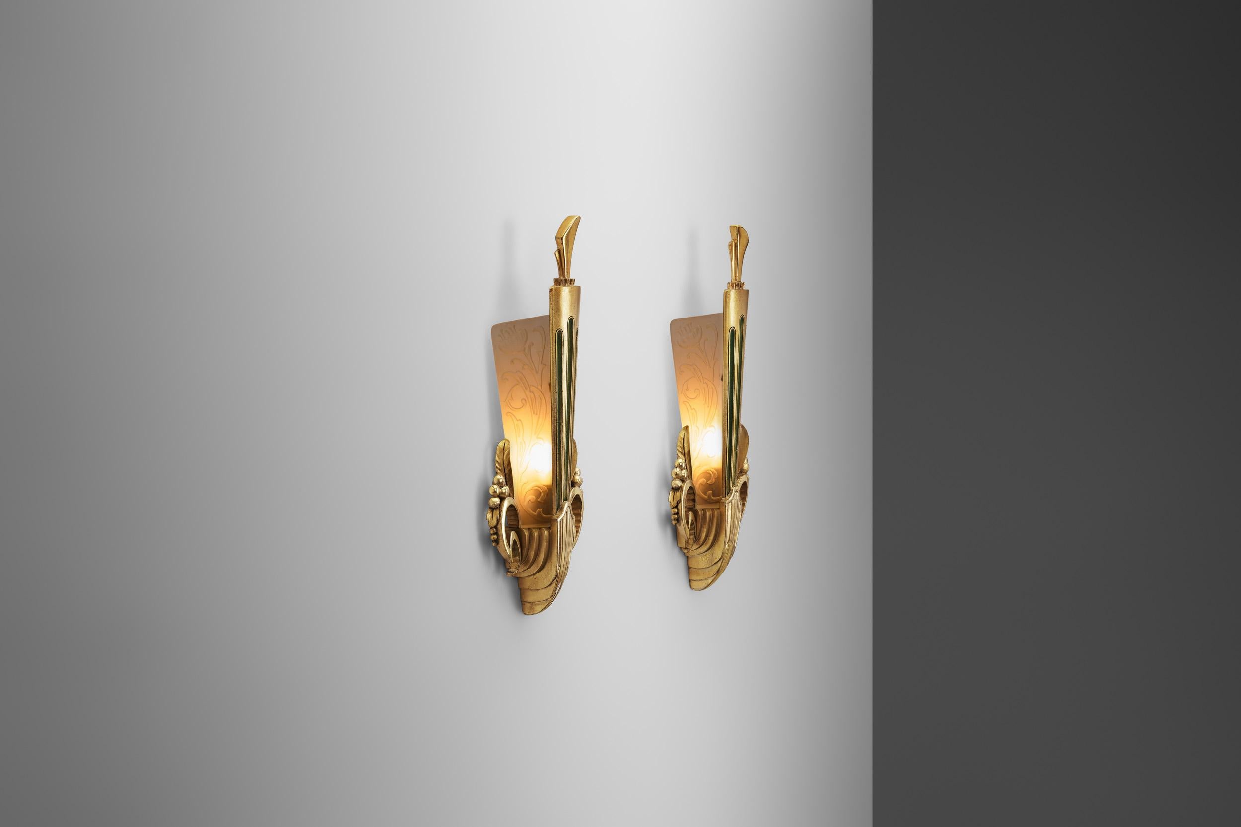 European Glass and Giltwood Wall Lights by Broman, Europe Early 20th Century For Sale