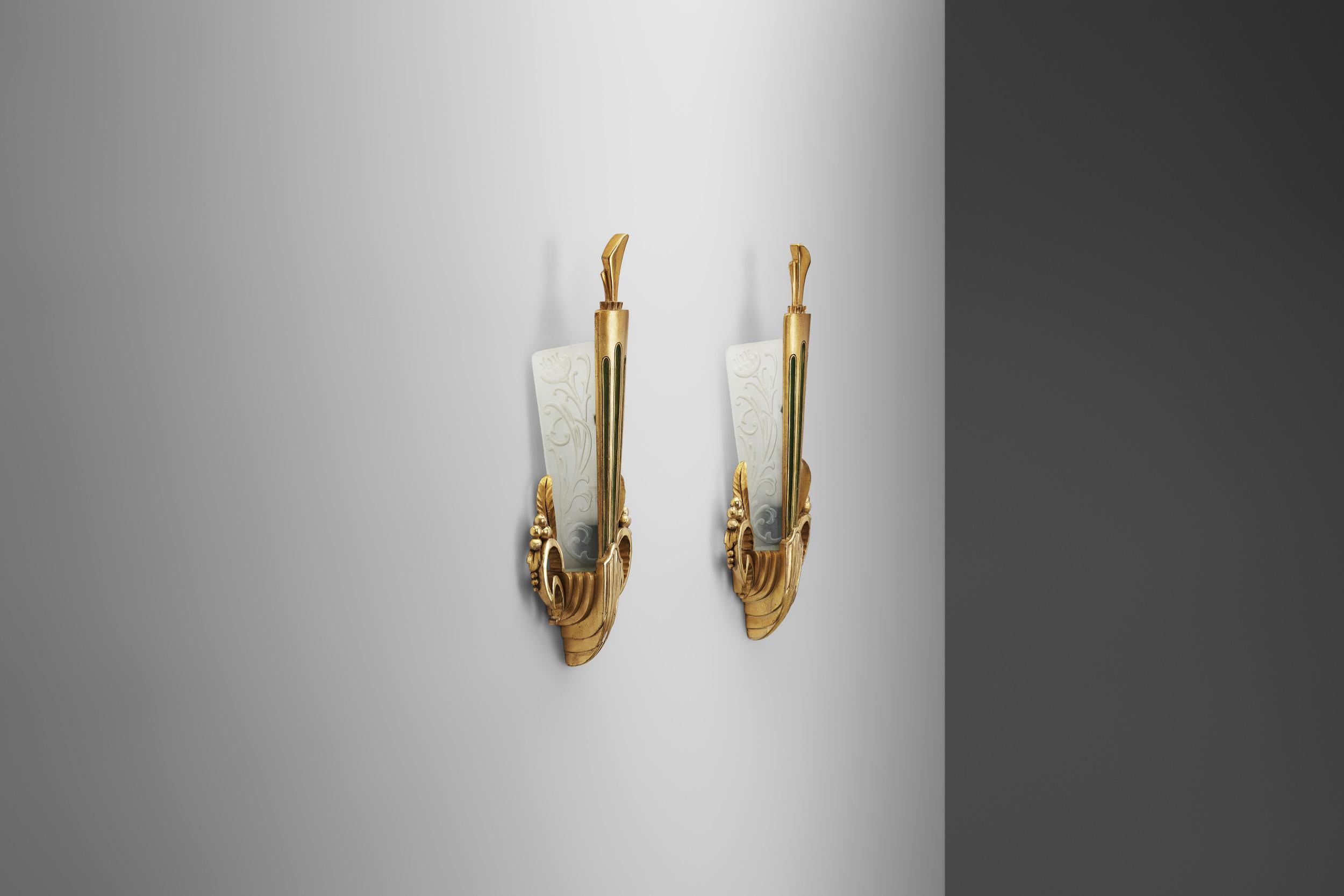 Glass and Giltwood Wall Lights by Broman, Europe Early 20th Century In Good Condition For Sale In Utrecht, NL