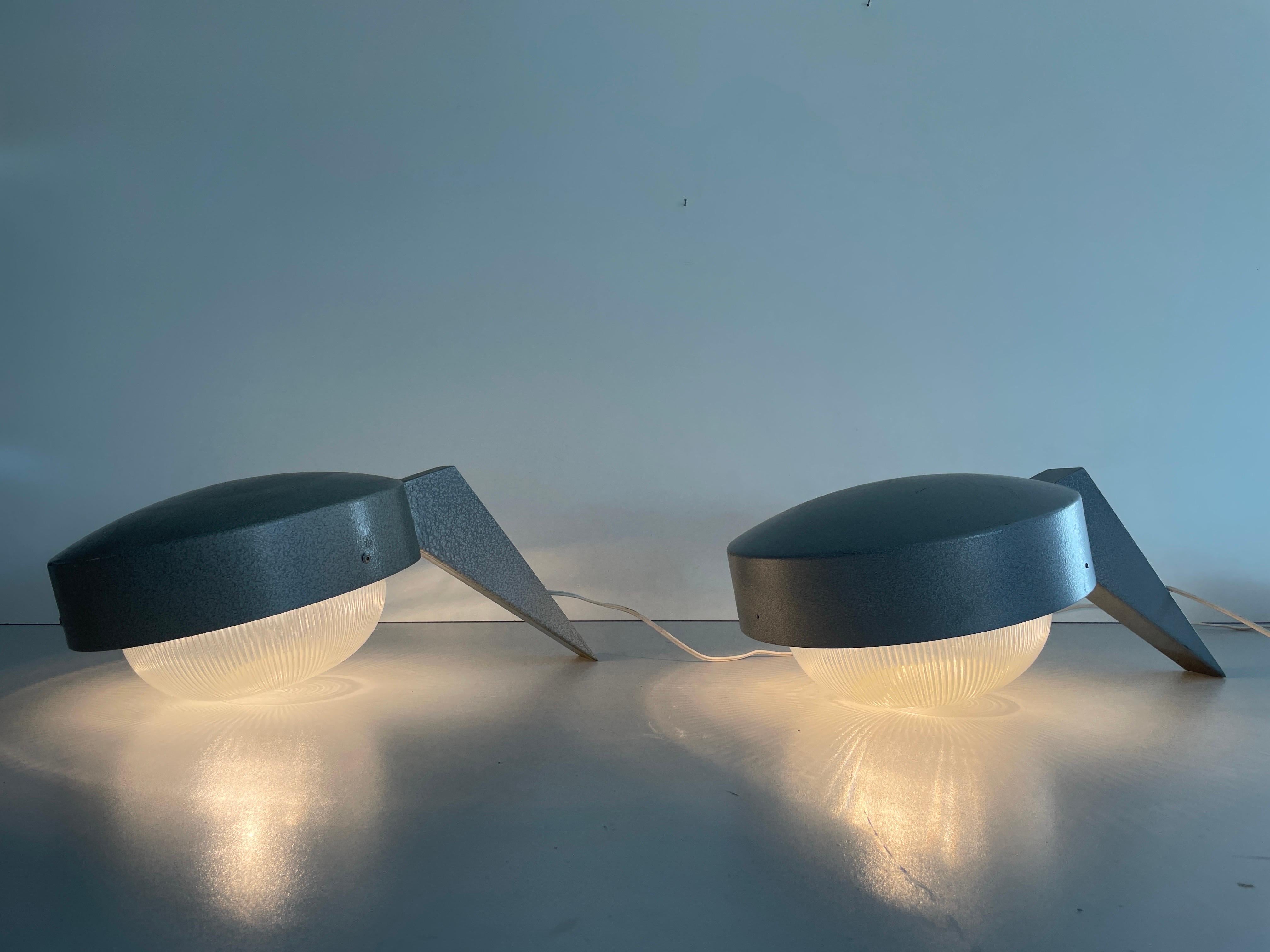 Großes Paar industrieller Außenleuchten aus Glas und grauem Metall, 1970er Jahre, Italien im Angebot 7