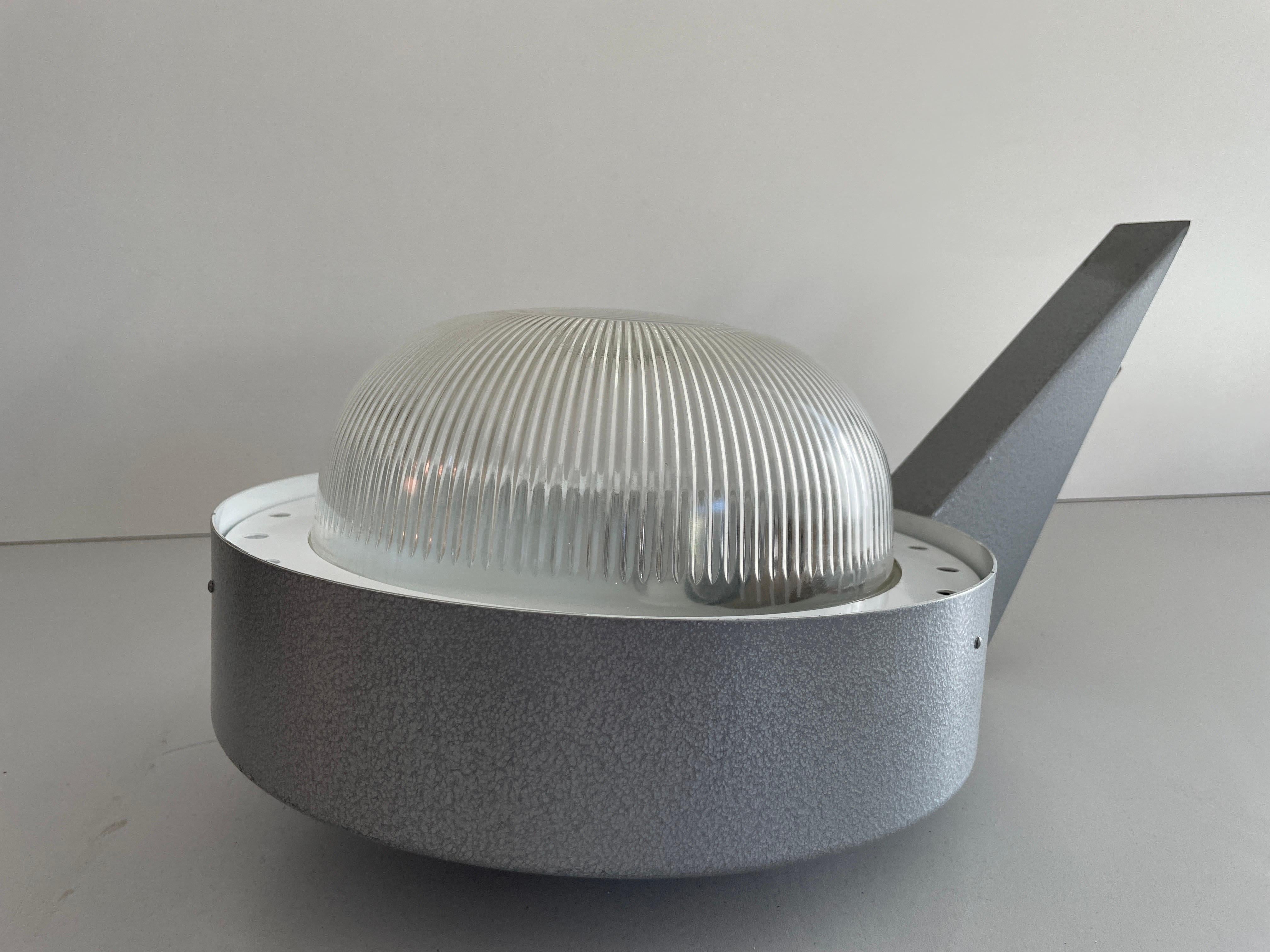 Großes Paar industrieller Außenleuchten aus Glas und grauem Metall, 1970er Jahre, Italien (Ende des 20. Jahrhunderts) im Angebot