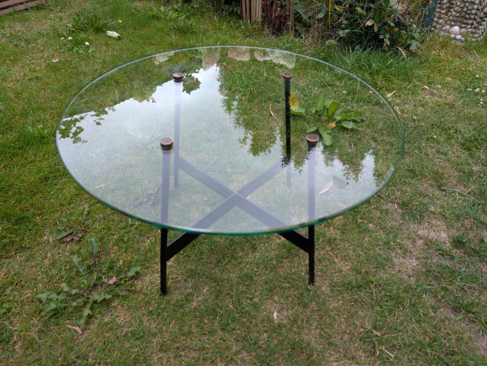 Beistelltisch aus Glas und Eisen (Moderne) im Angebot