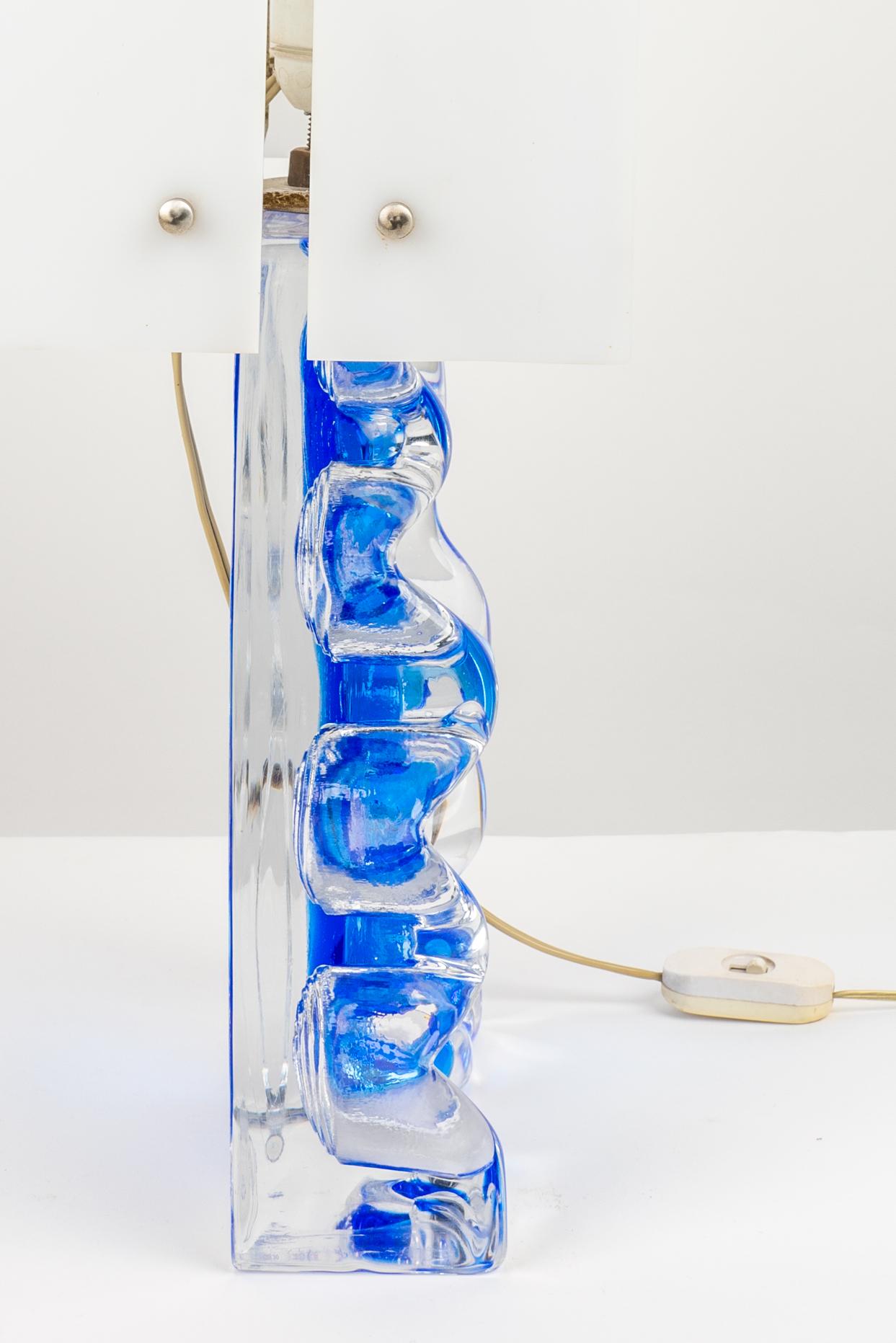 Glass and Lucite Table Lamp by Daum France 1970s For Sale 2