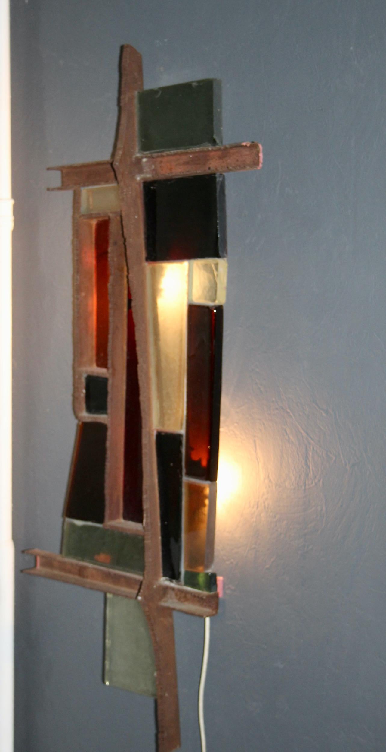 Großer Wandleuchter aus Glas und Metall im Angebot 1