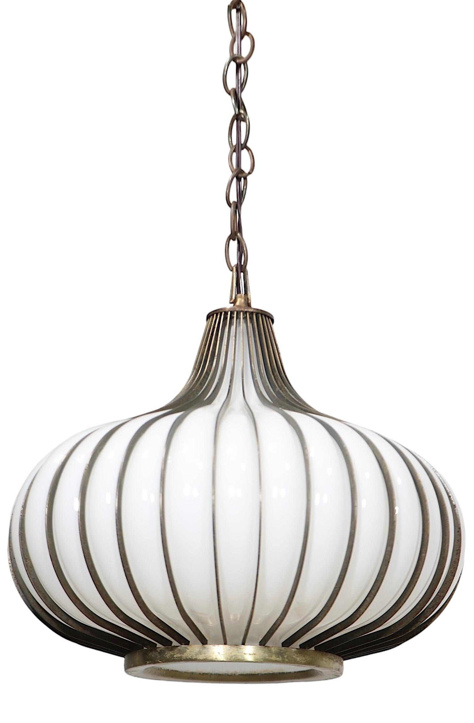 Lampadario a cipolla in vetro e metallo di Litecraft of Califiornia, anni '70 ca. in vendita 4