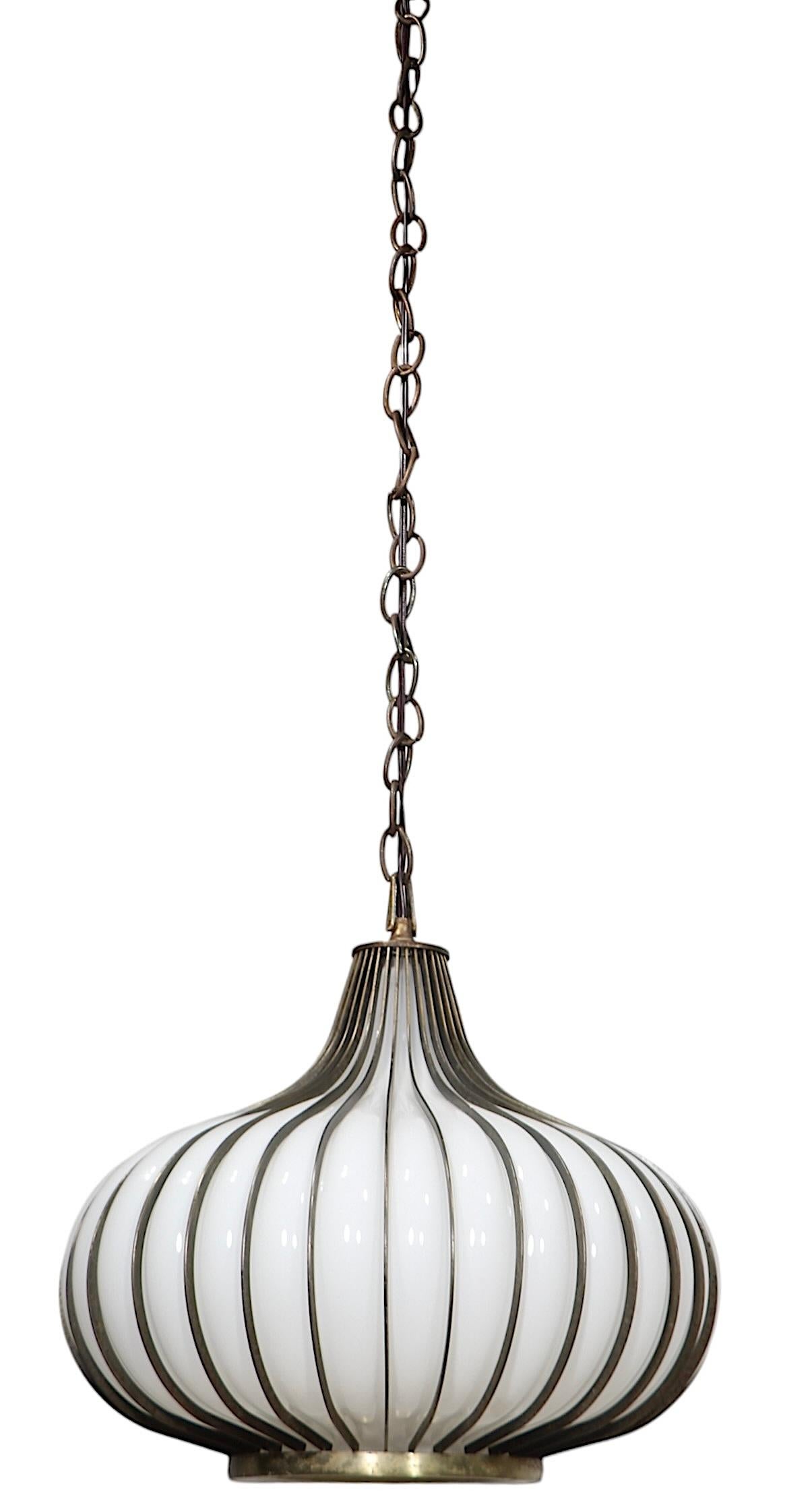 Lampadario a cipolla in vetro e metallo di Litecraft of Califiornia, anni '70 ca. in vendita 6
