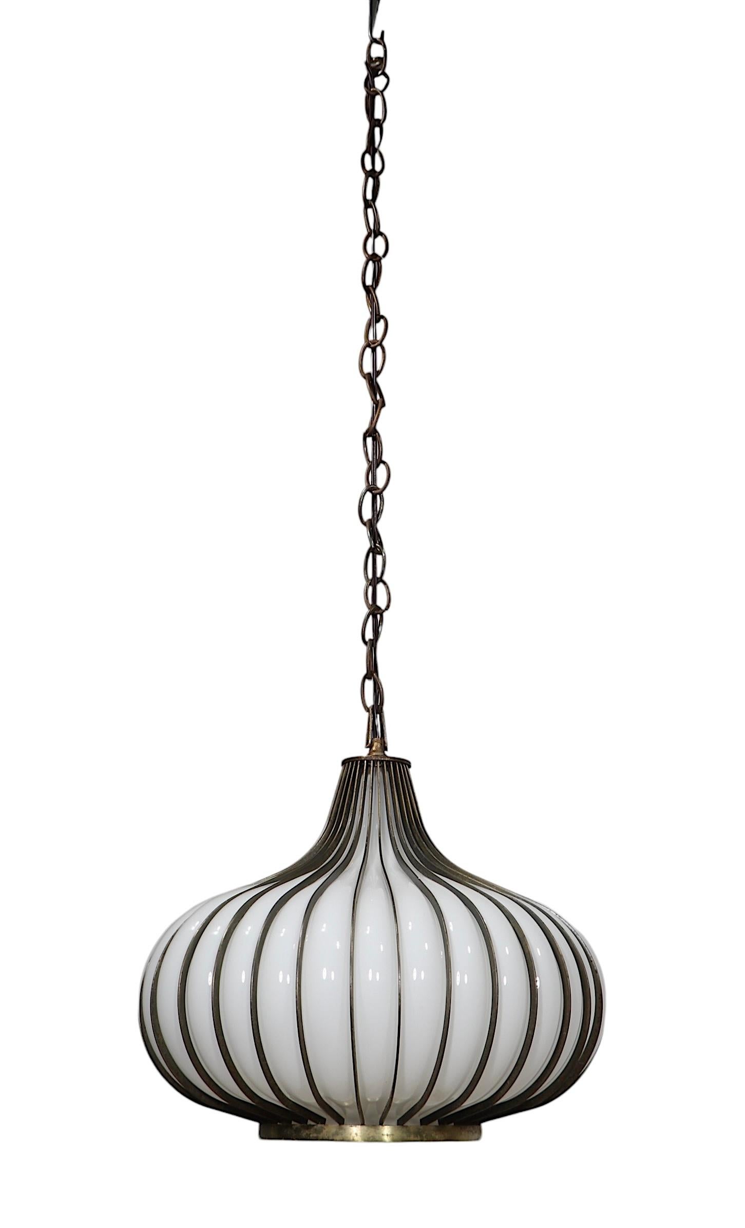 Lampadario a cipolla in vetro e metallo di Litecraft of Califiornia, anni '70 ca. in vendita 2