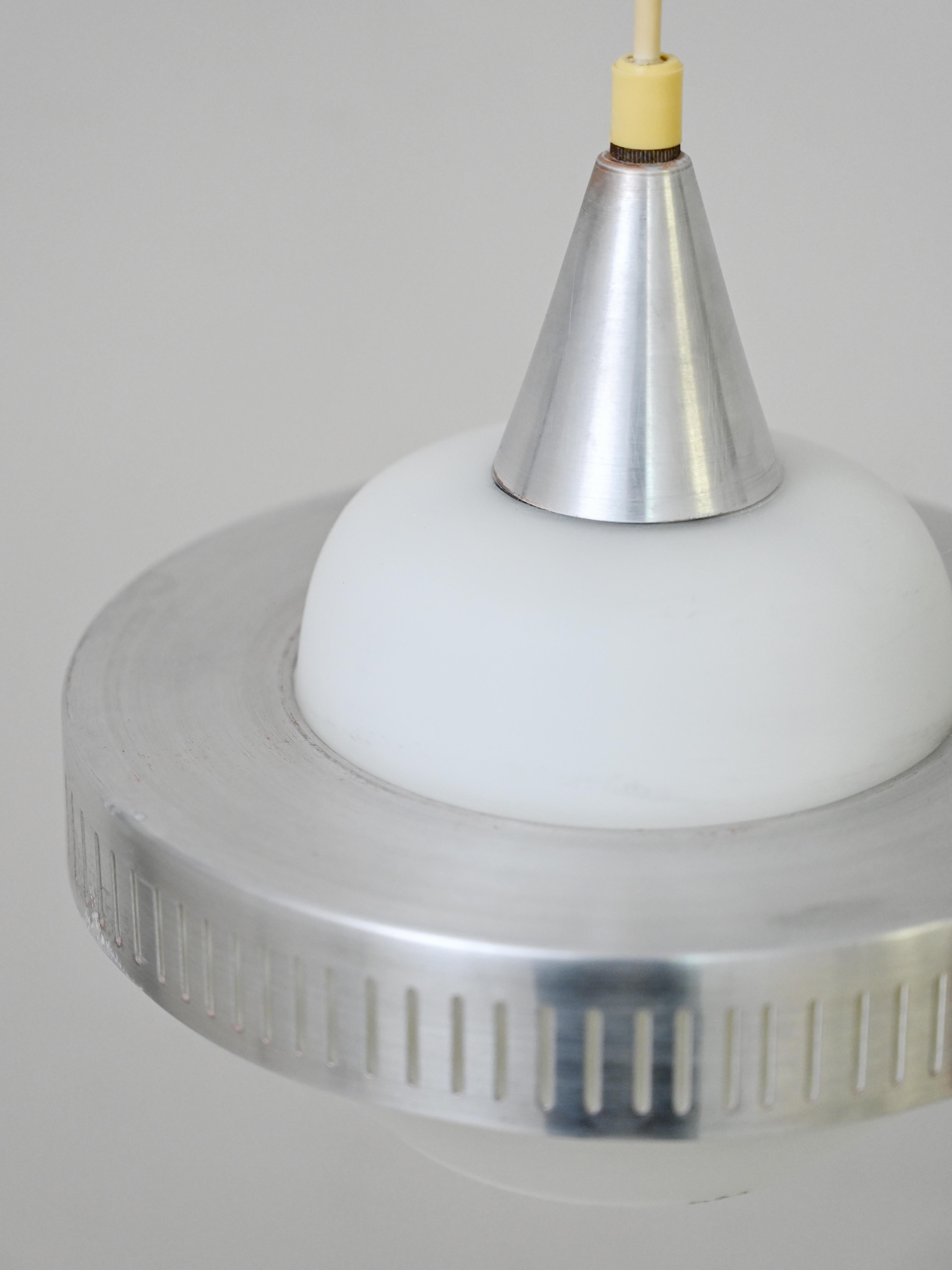 Lampade a sospensione in vetro e metallo in vendita 3