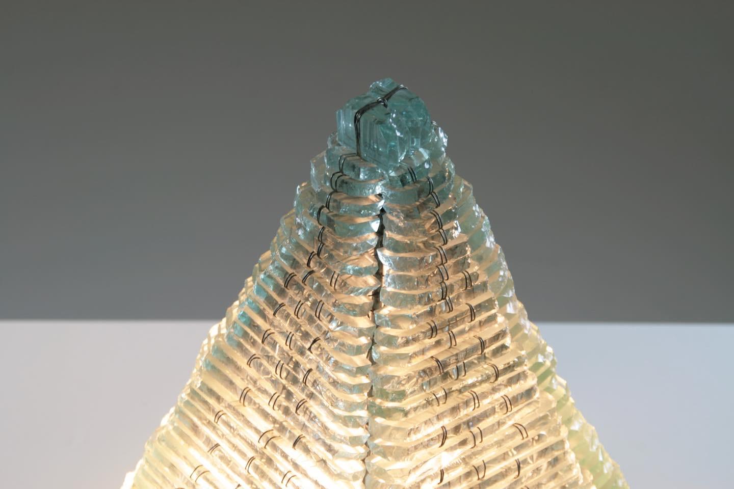 Glass and Metal Pyramid Table Lamp, 1970s For Sale 1