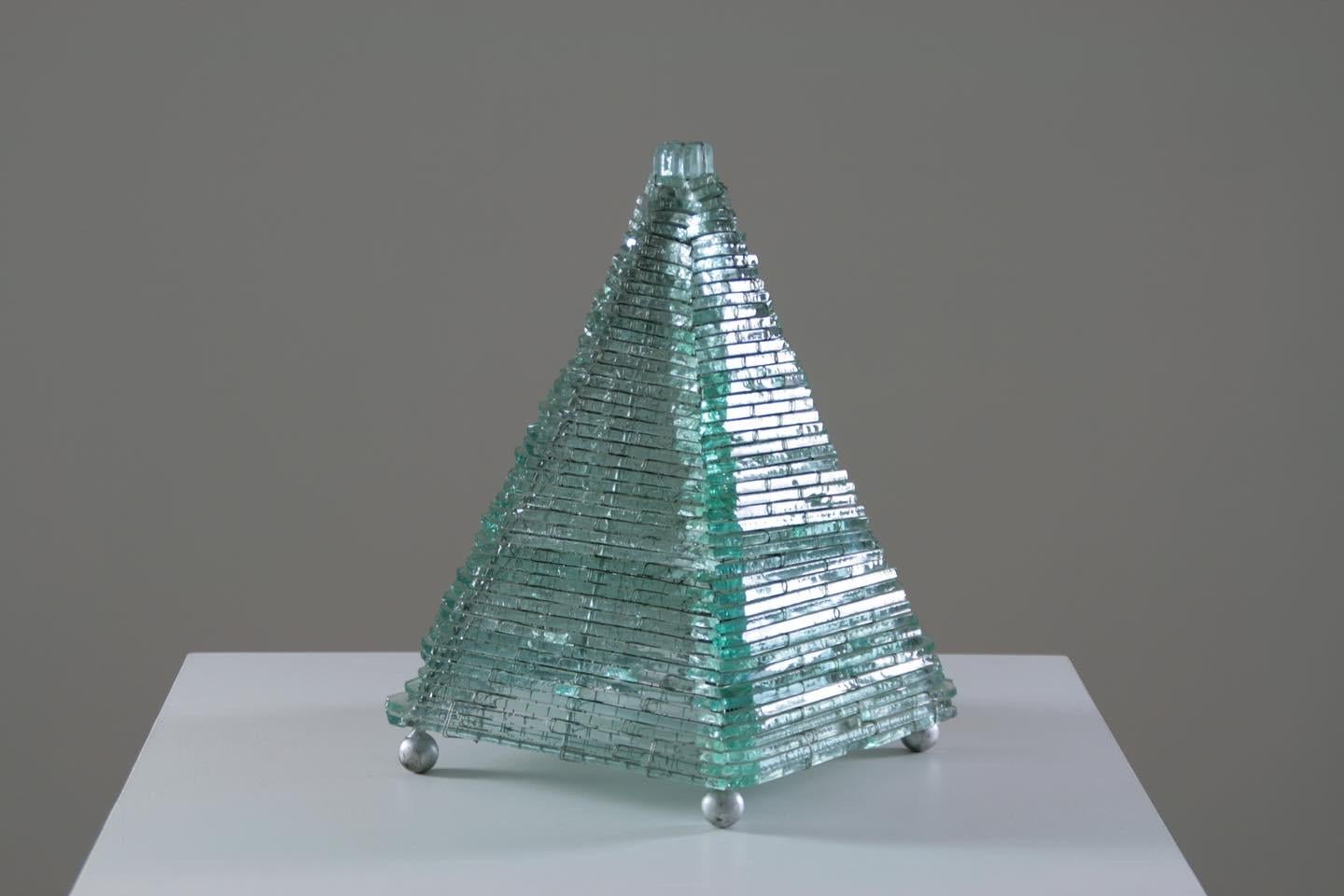 Glass and Metal Pyramid Table Lamp, 1970s For Sale 2