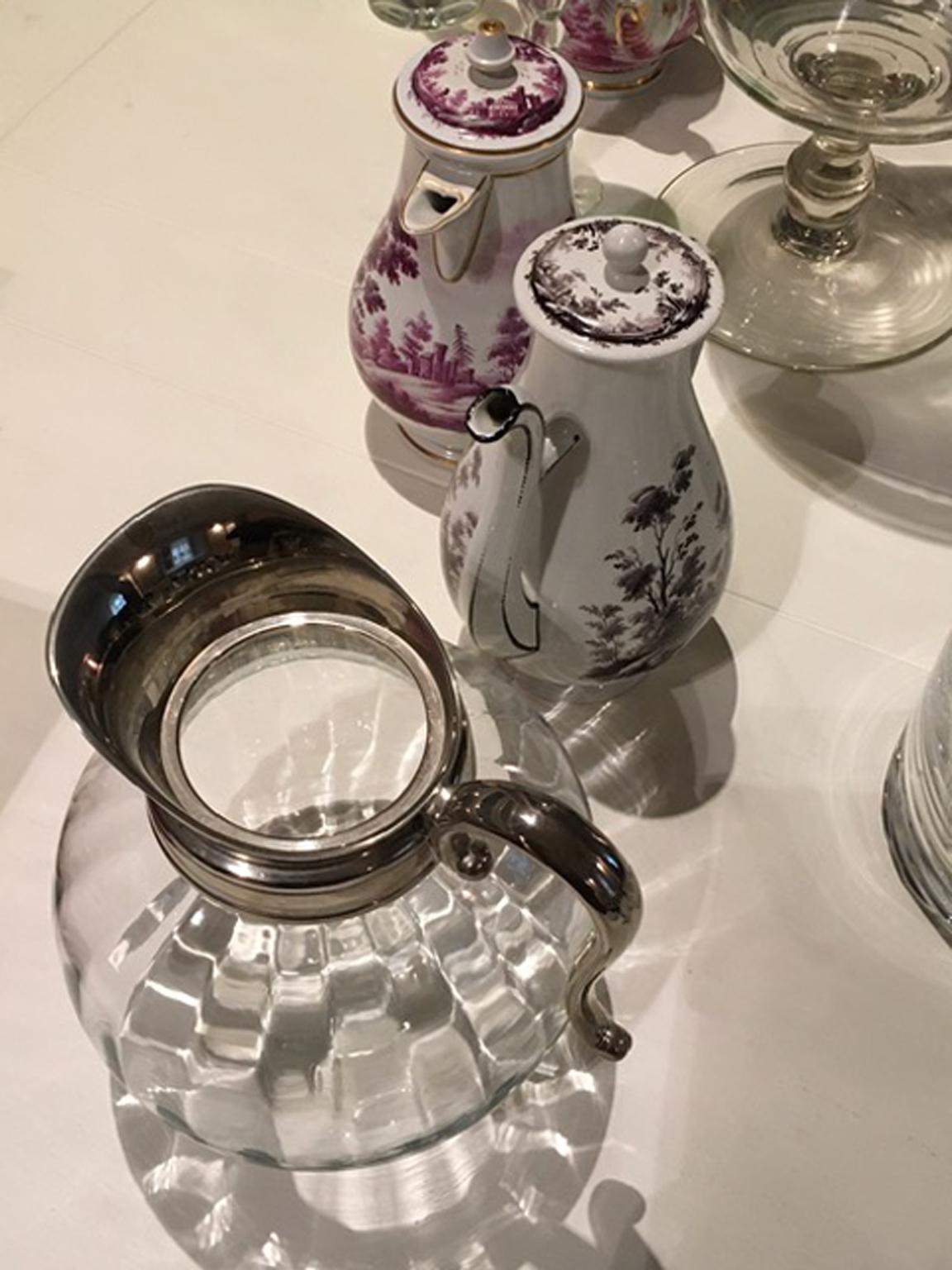 Carafe à eau en verre et métal plaqué argent en vente 3