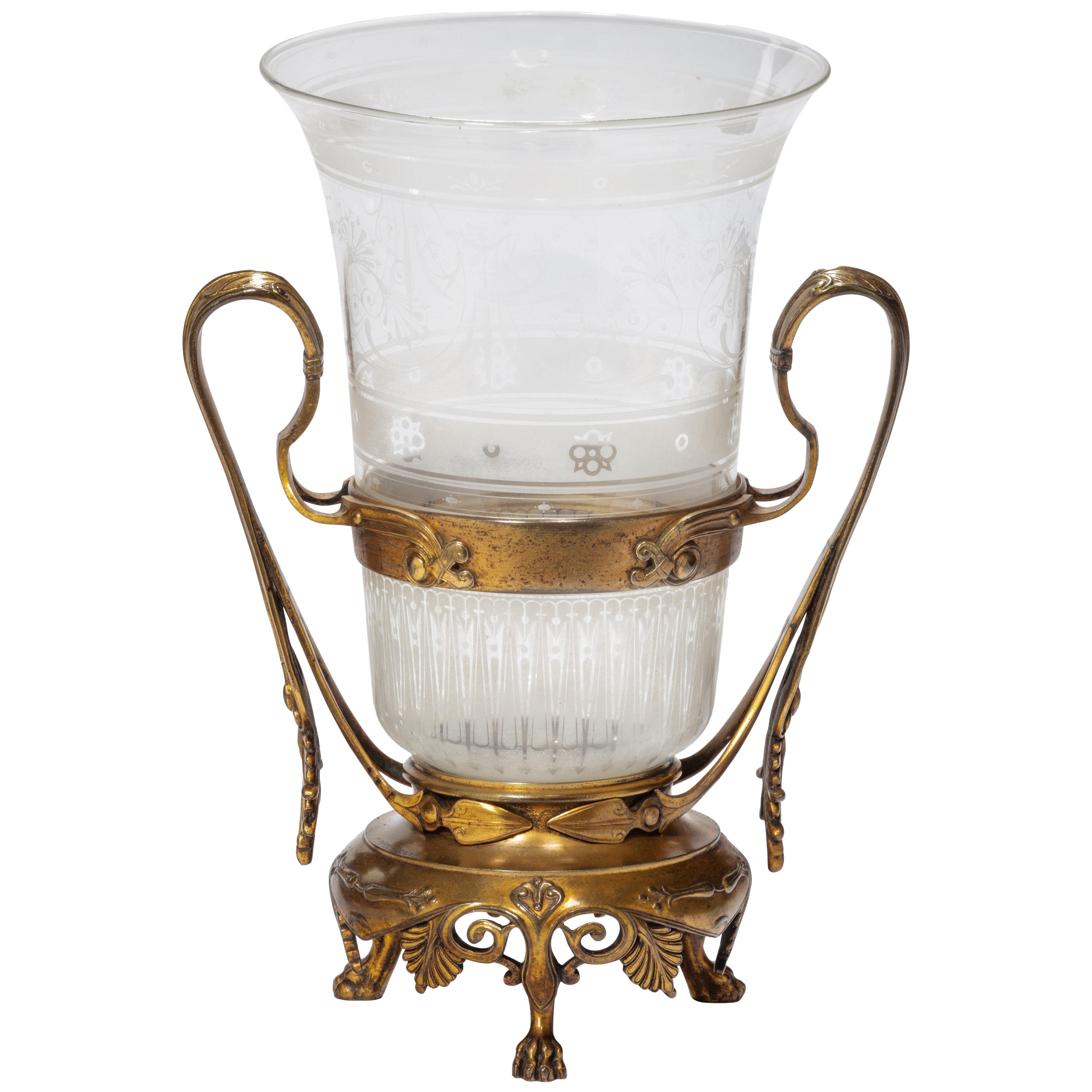 Vase en verre et bronze doré de la fonderie Barbedienne en vente
