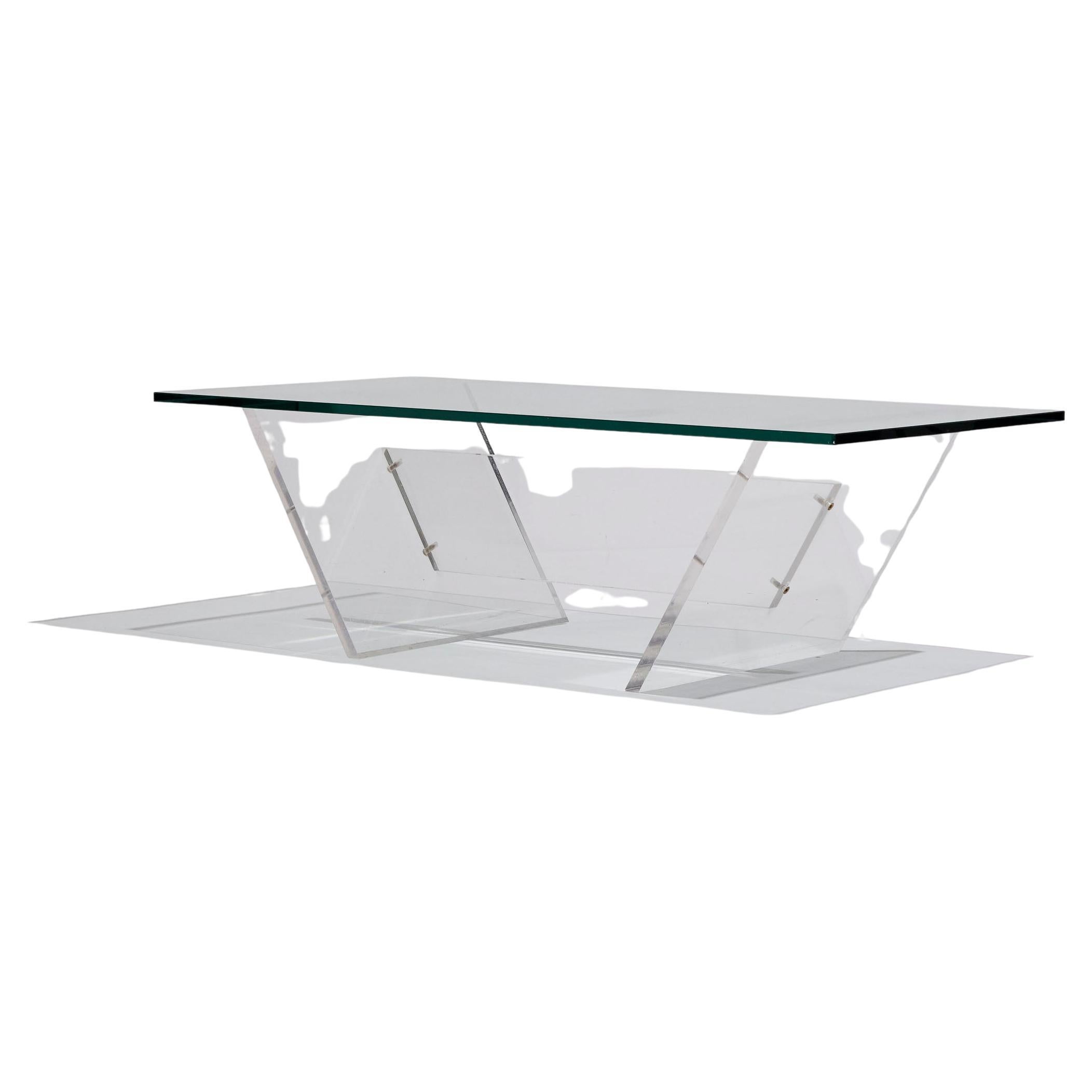 Mesa de centro de cristal y plexiglás, años 70 en venta